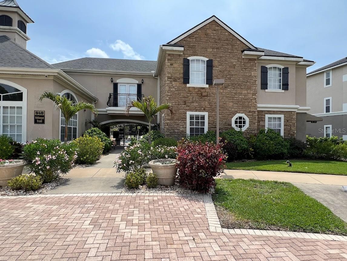 940 Village Trail, FL