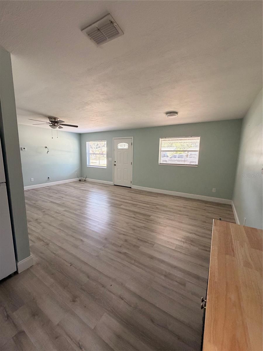 415 Easy Street, FL