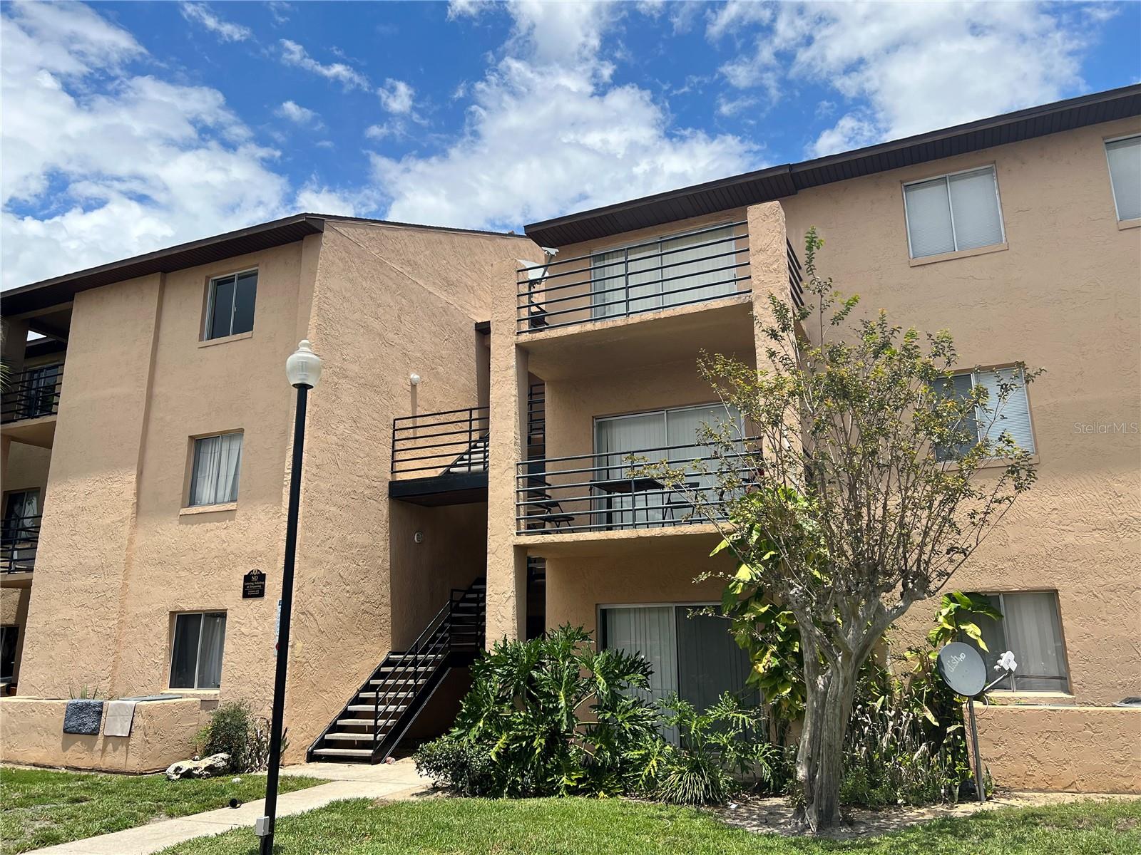 5213 Via Hacienda Circle, FL