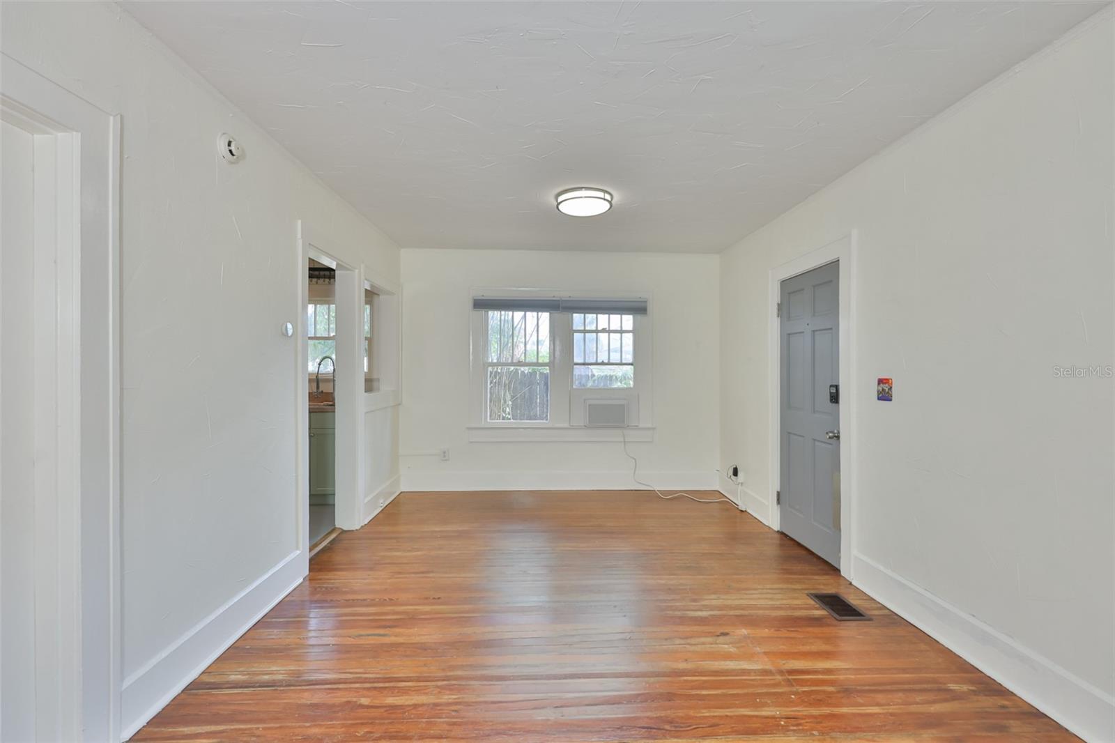 340 Moffett Court, FL