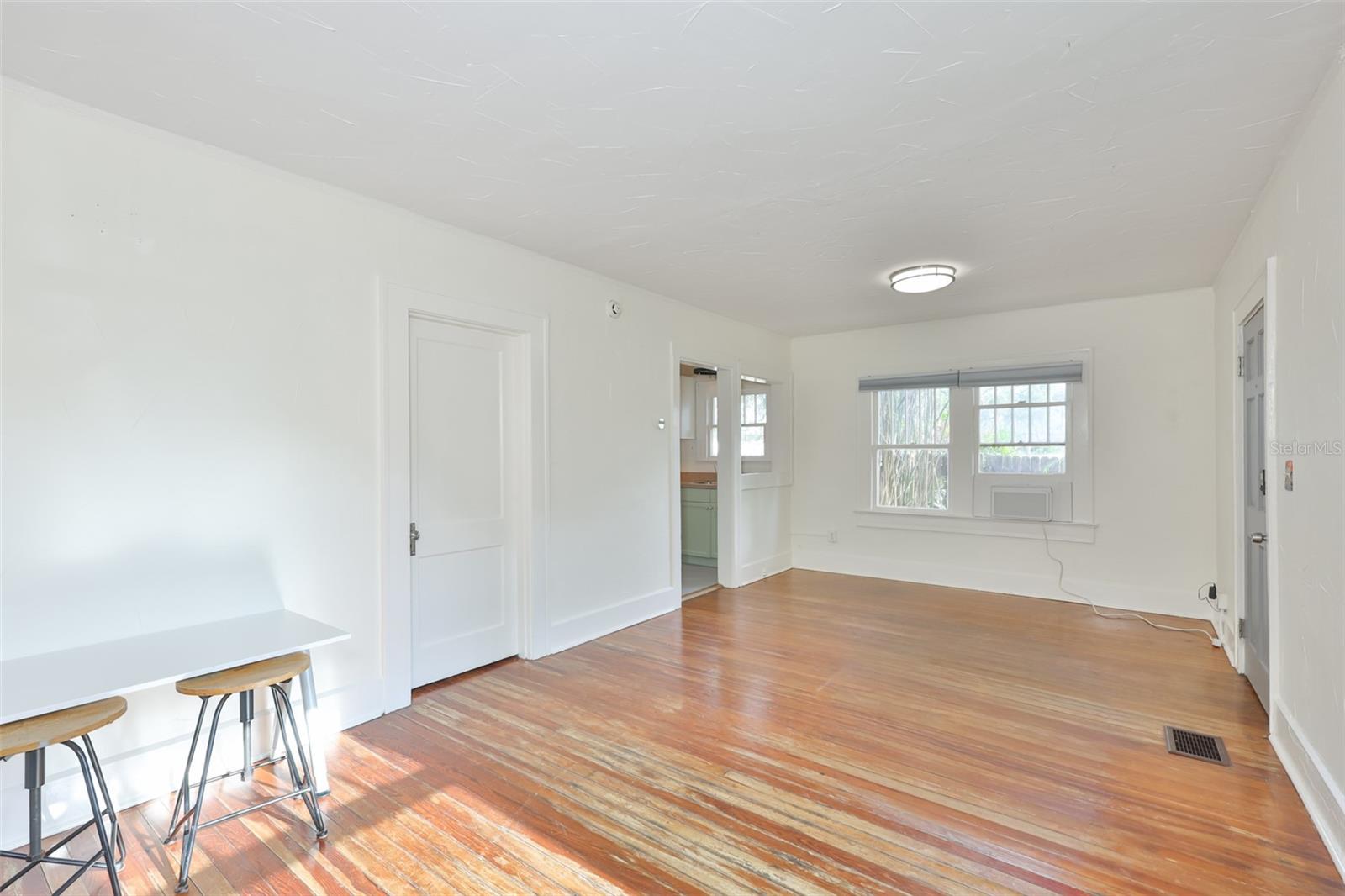 340 Moffett Court, FL