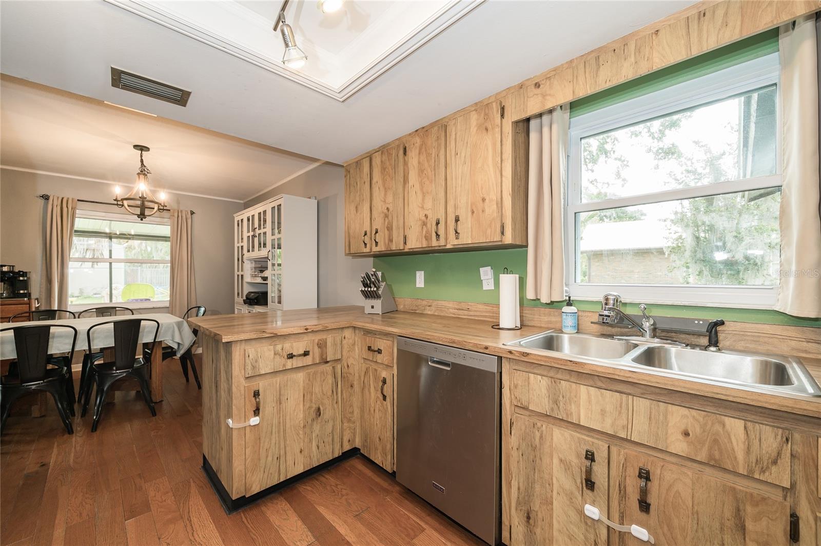 1404 Redbud Circle, FL