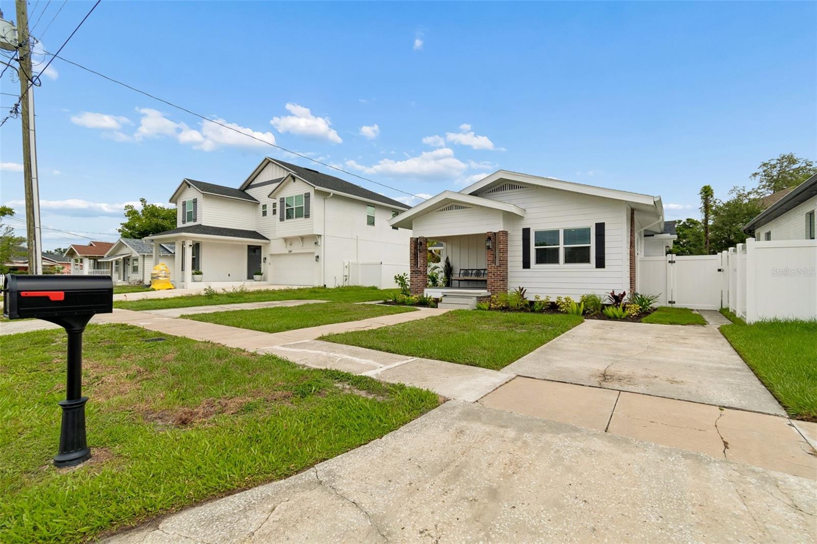 2505 North B Street, FL