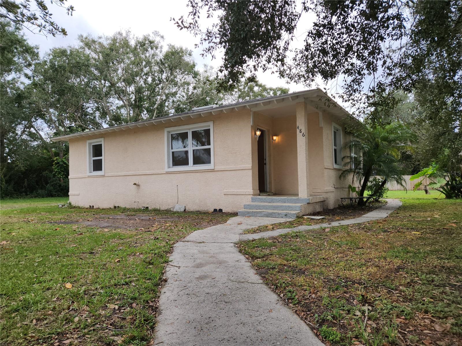 486 Oak Street, FL