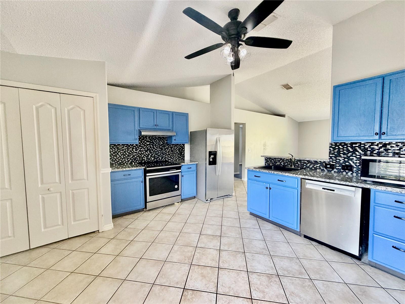 2703 Leafy Way Lane, FL
