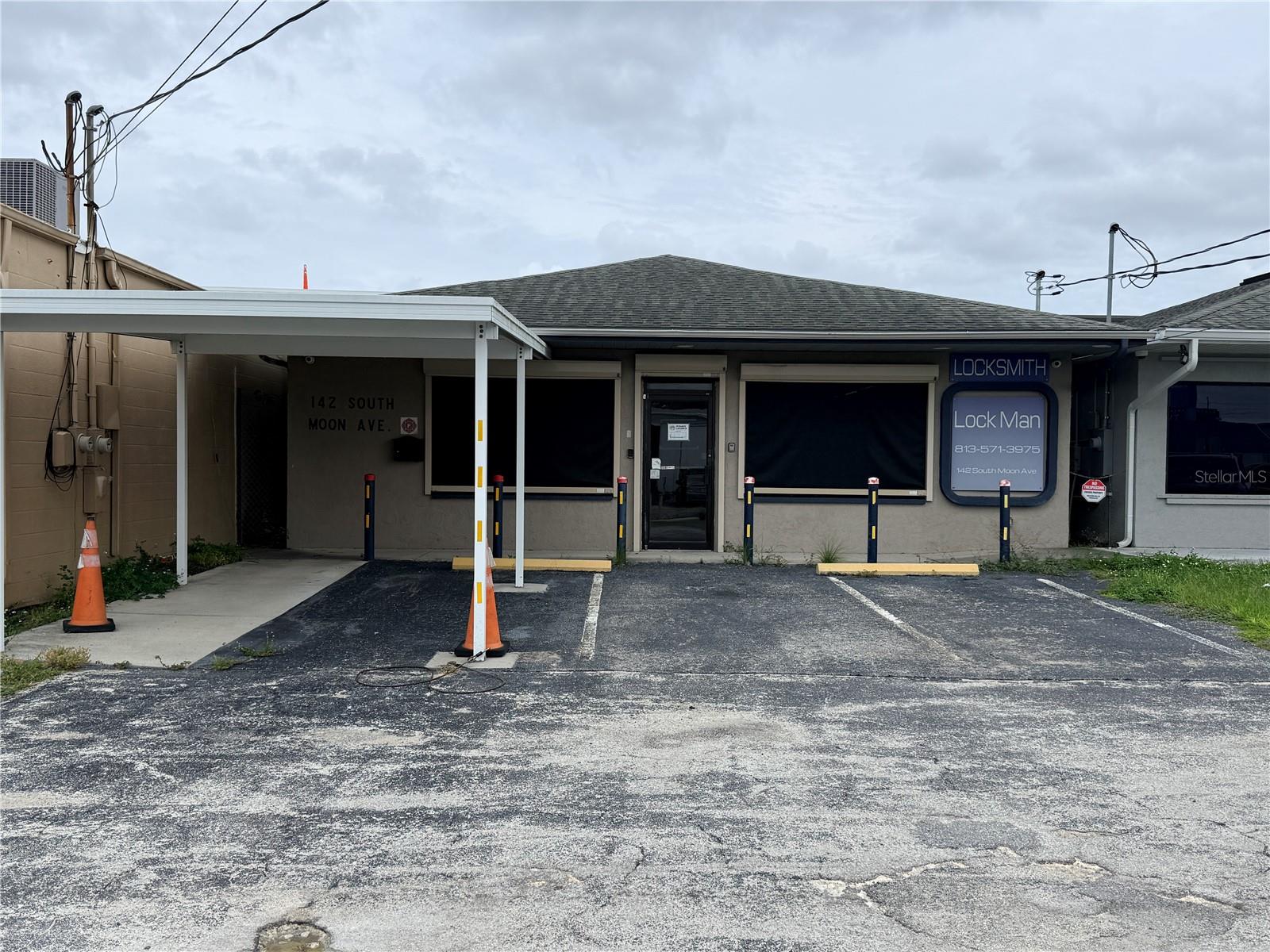 142 Moon Avenue, FL