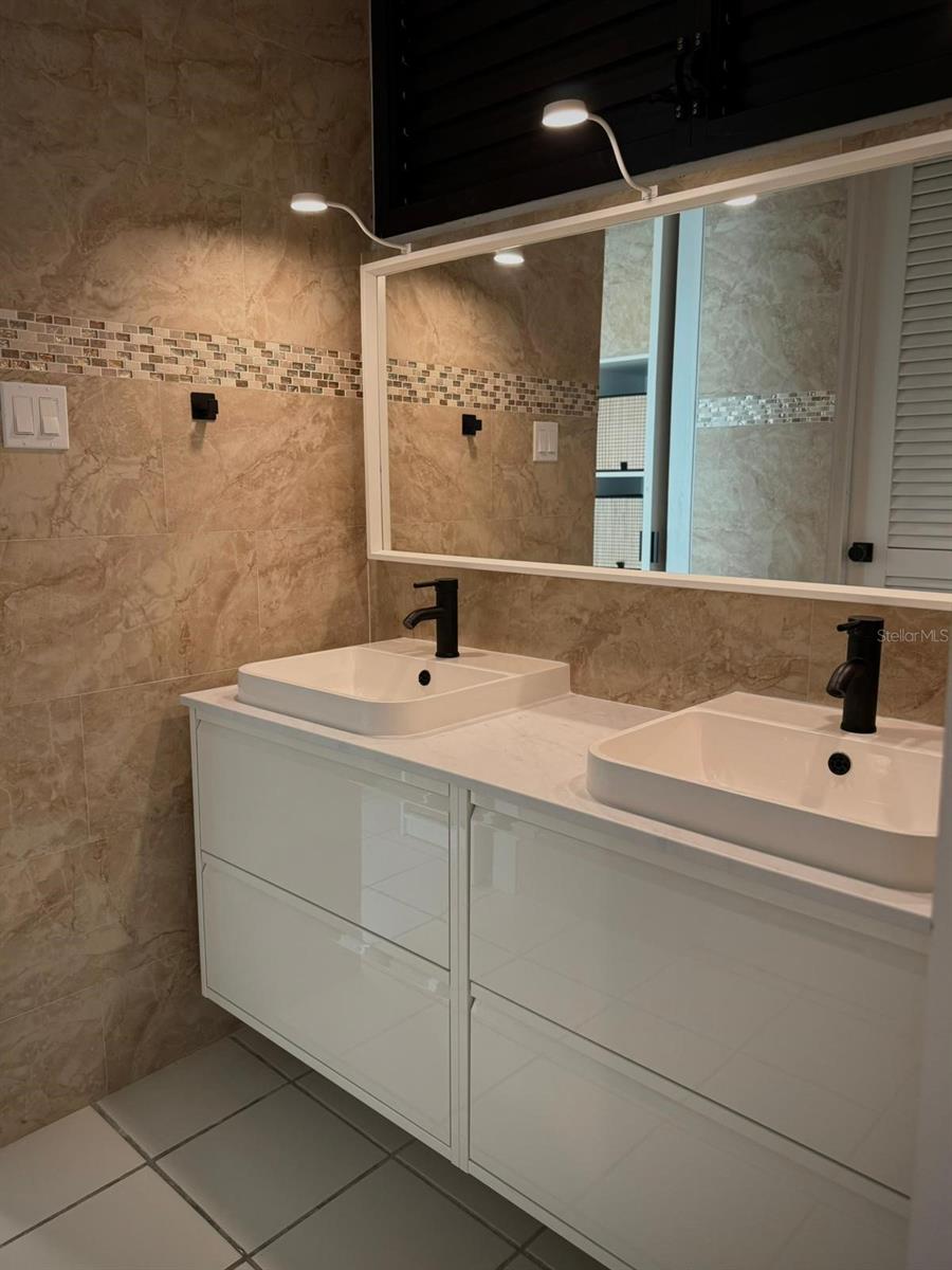 702 Pisos De Miramar, PR