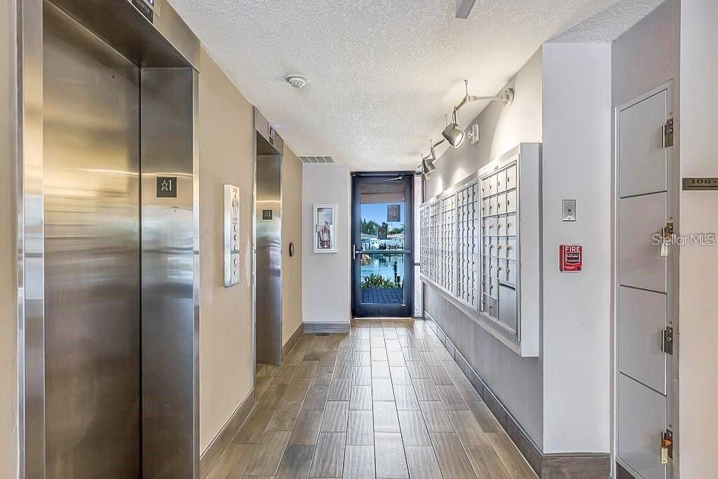51 Island Way, FL