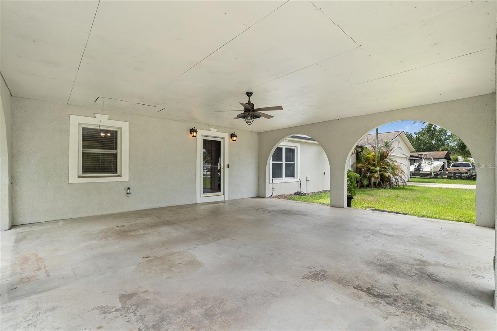 110 Edgewater Dr, FL