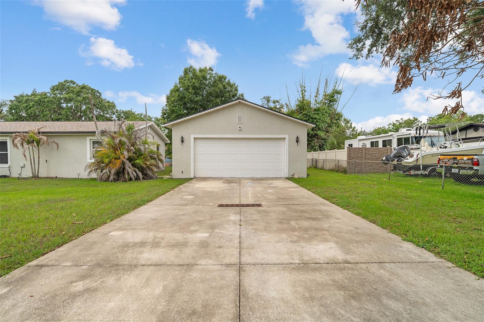 110 Edgewater Dr, FL