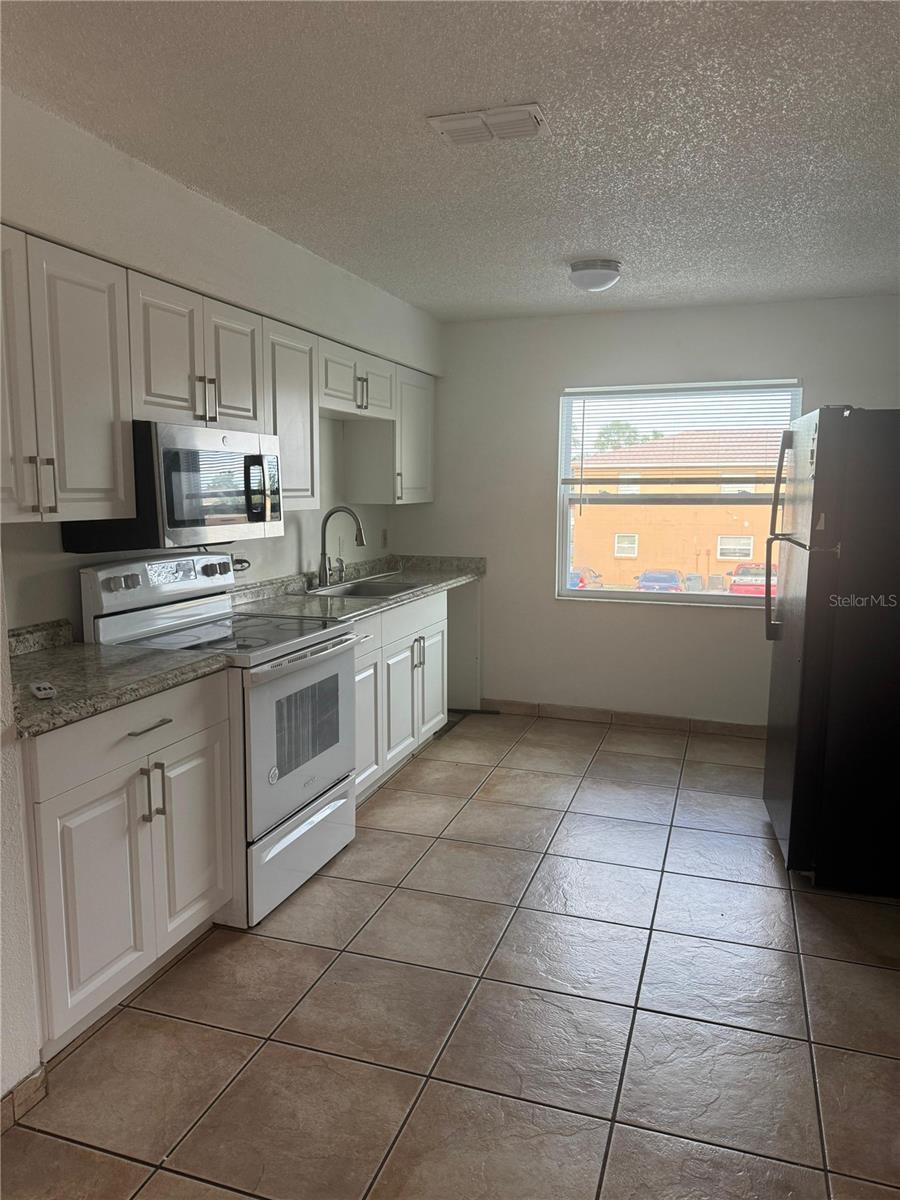 712 Michigan Ct, FL