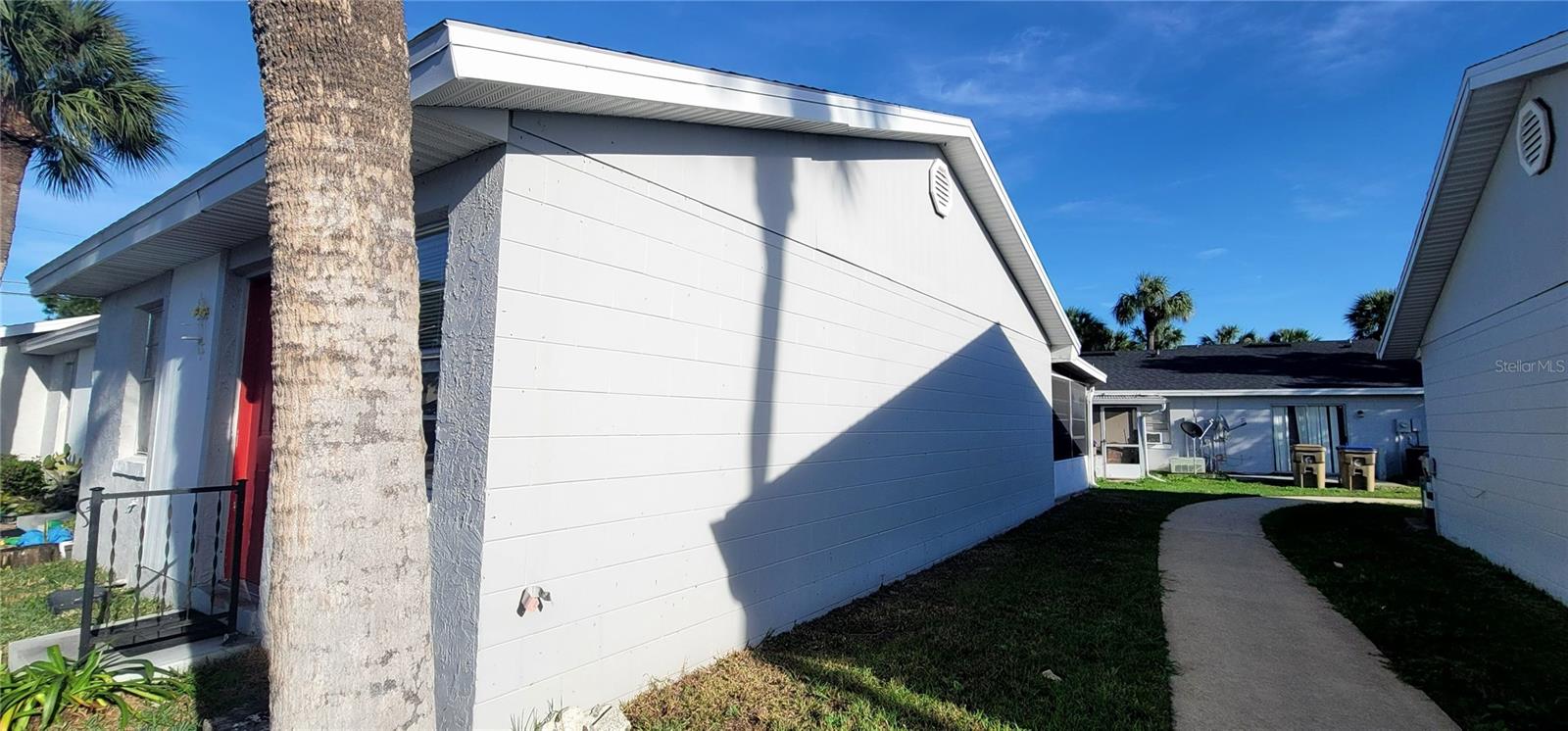13 Lake Villa Way, FL