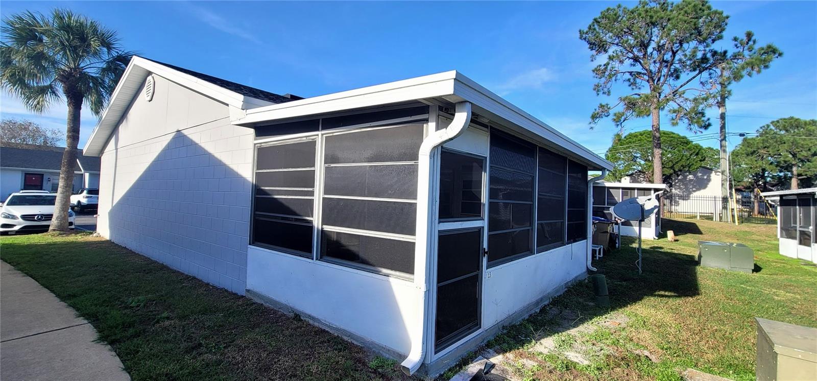 13 Lake Villa Way, FL