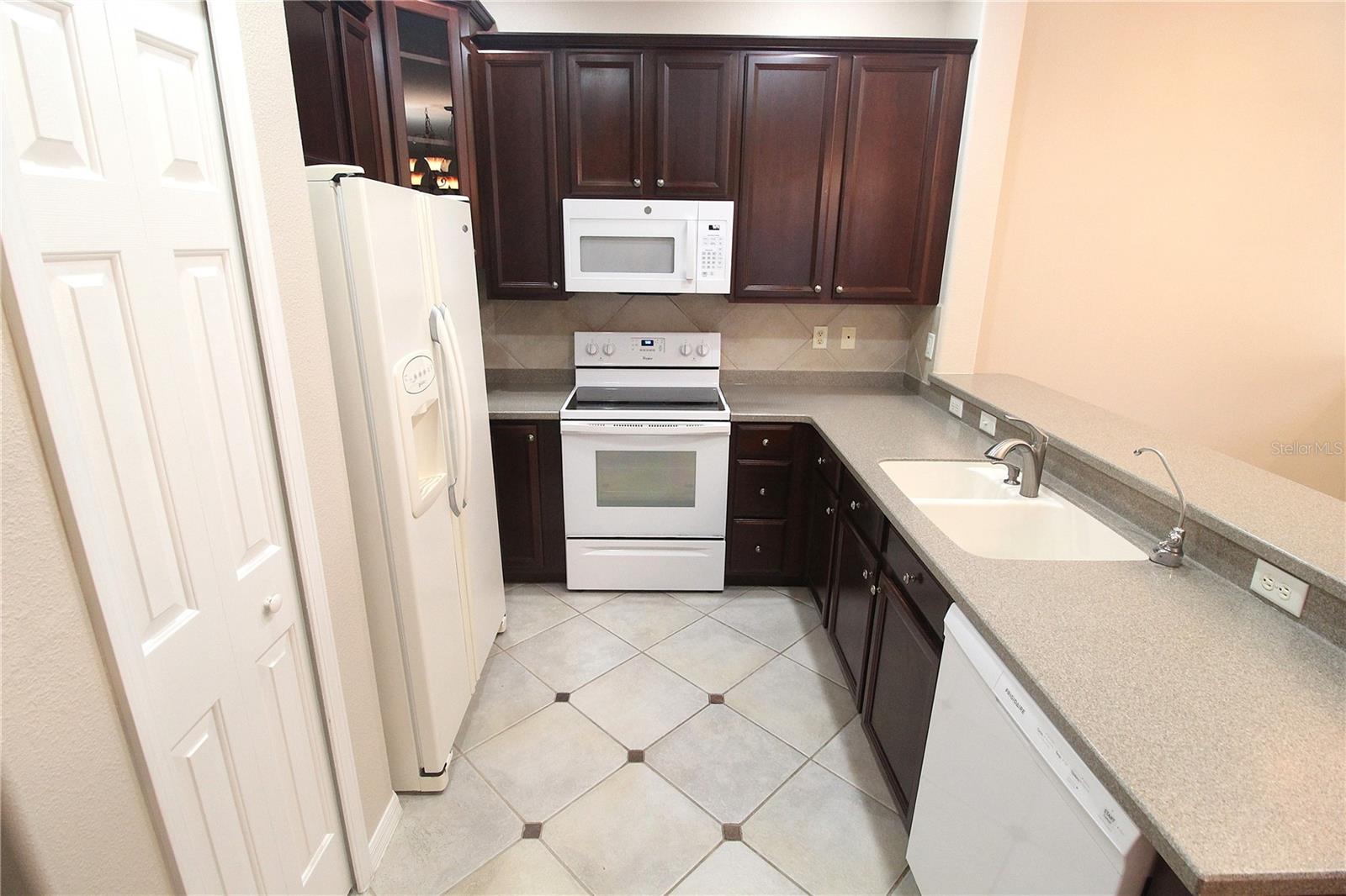 3474 Parkridge Circle, FL