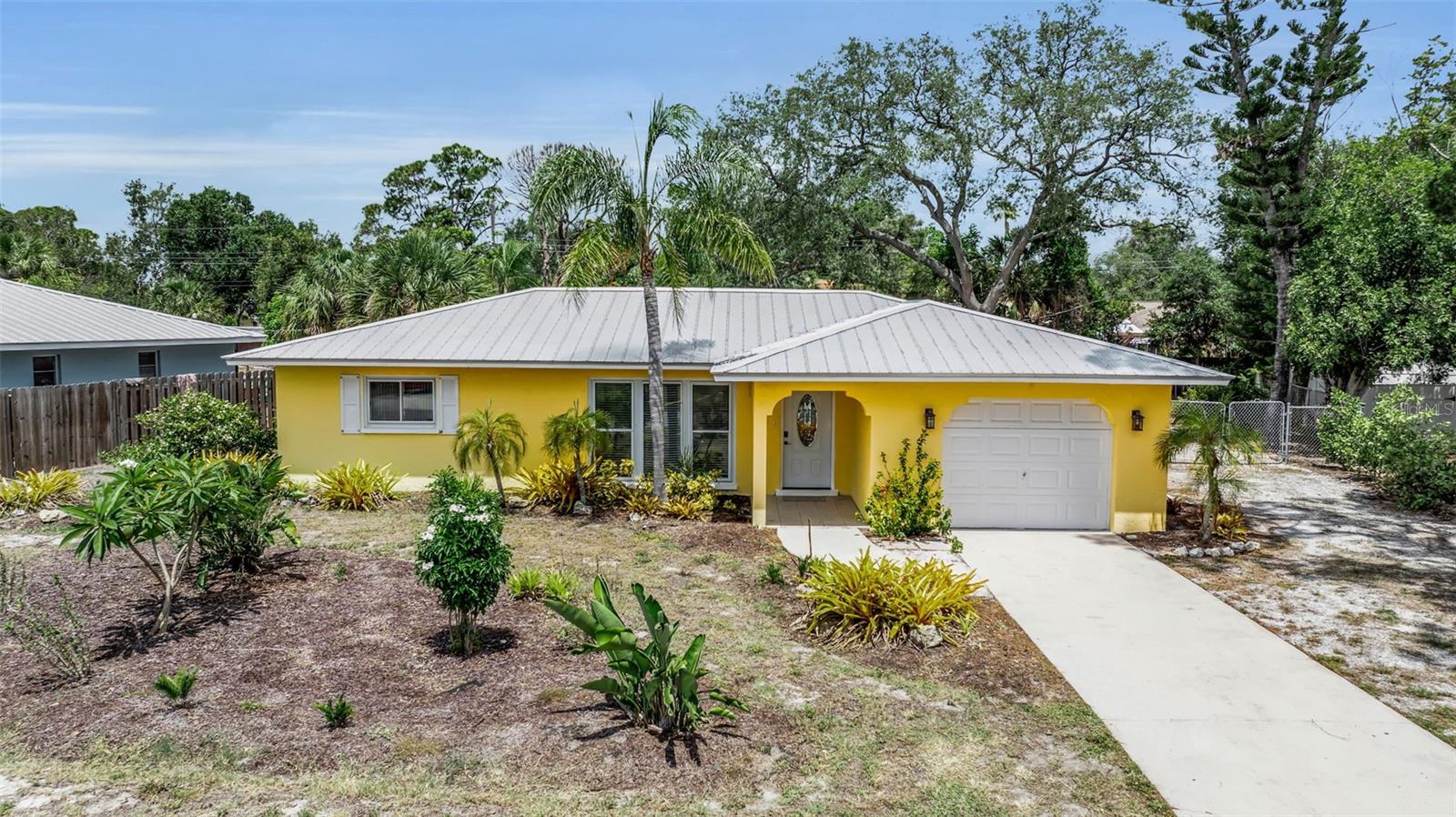 355 Mcarthur Avenue, FL