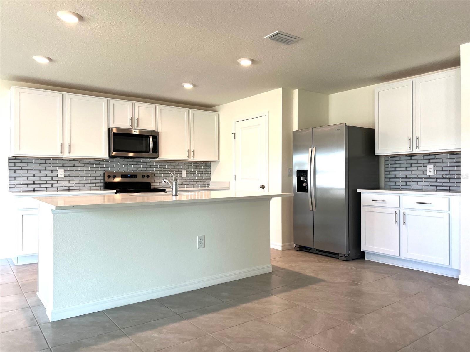 6527 Se 1st Loop, FL
