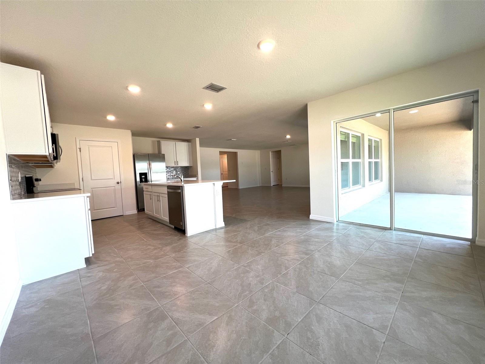 6527 Se 1st Loop, FL