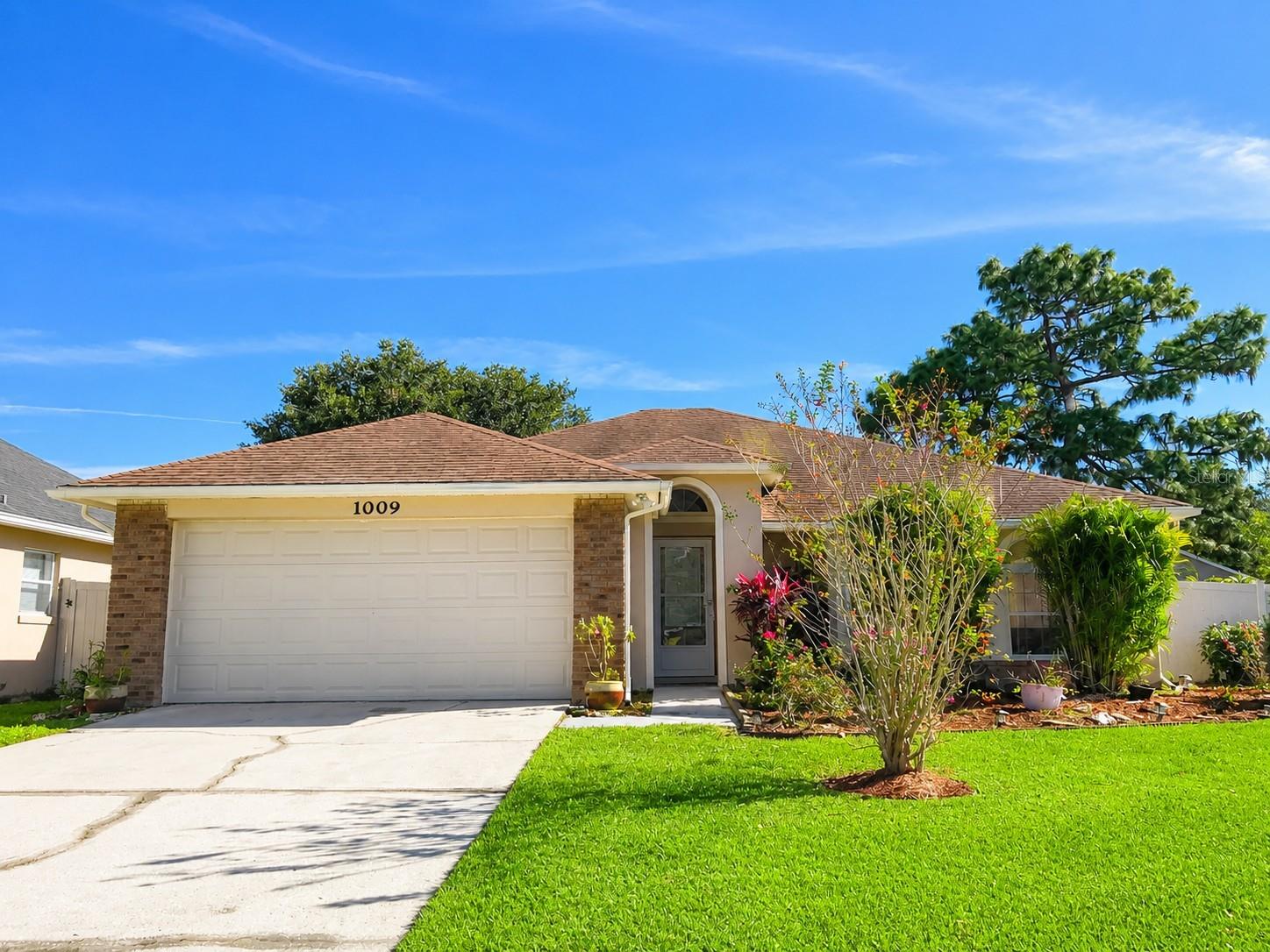 1009 Bartlett Court, FL