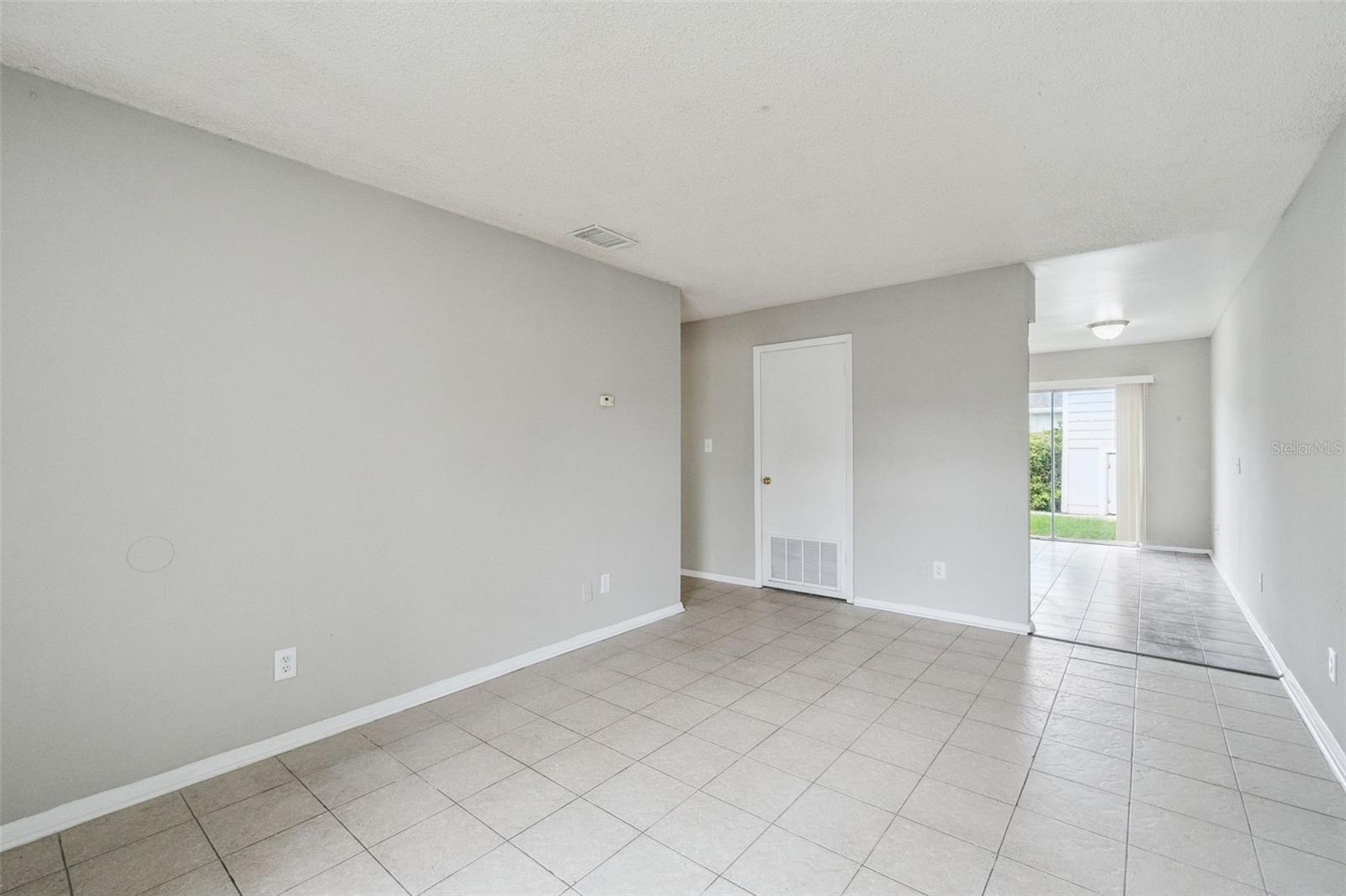 2 Lake Villa Way, FL