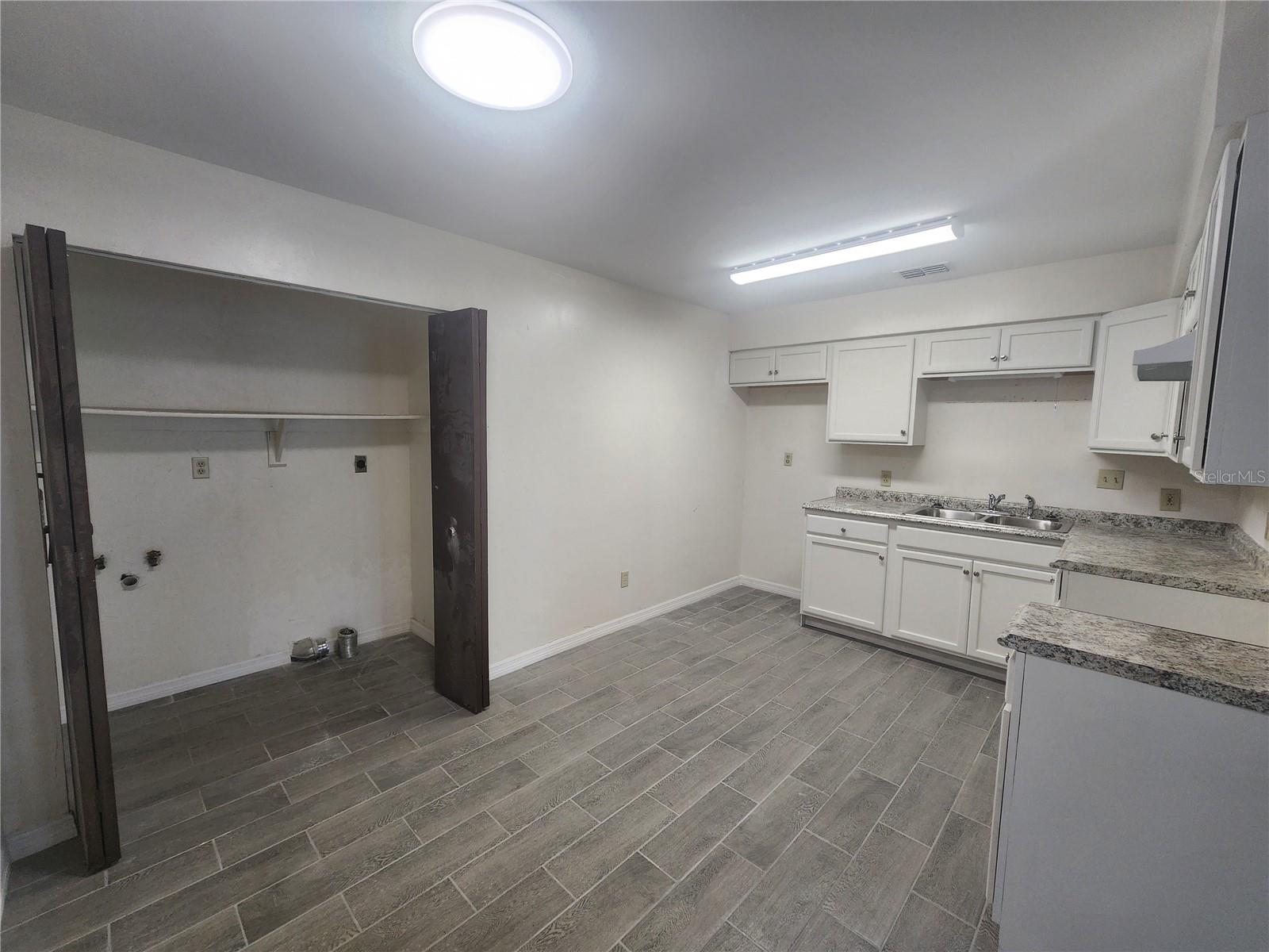 5817 23 Terrace, FL