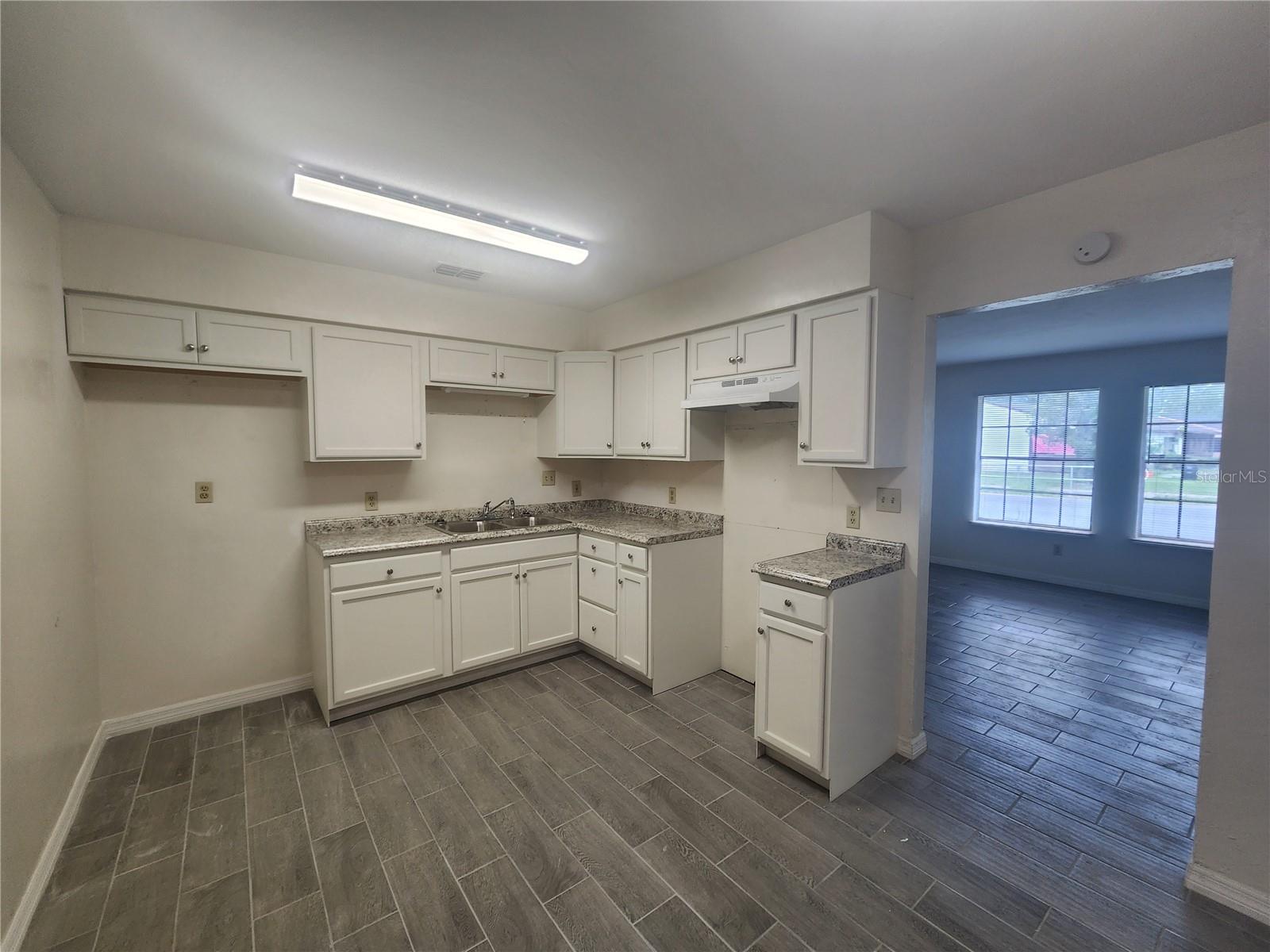 5817 23 Terrace, FL