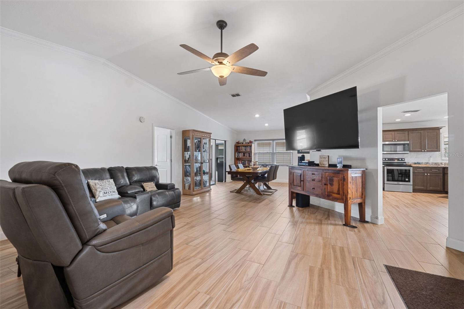 1957 Prairie Dunes Circle, FL