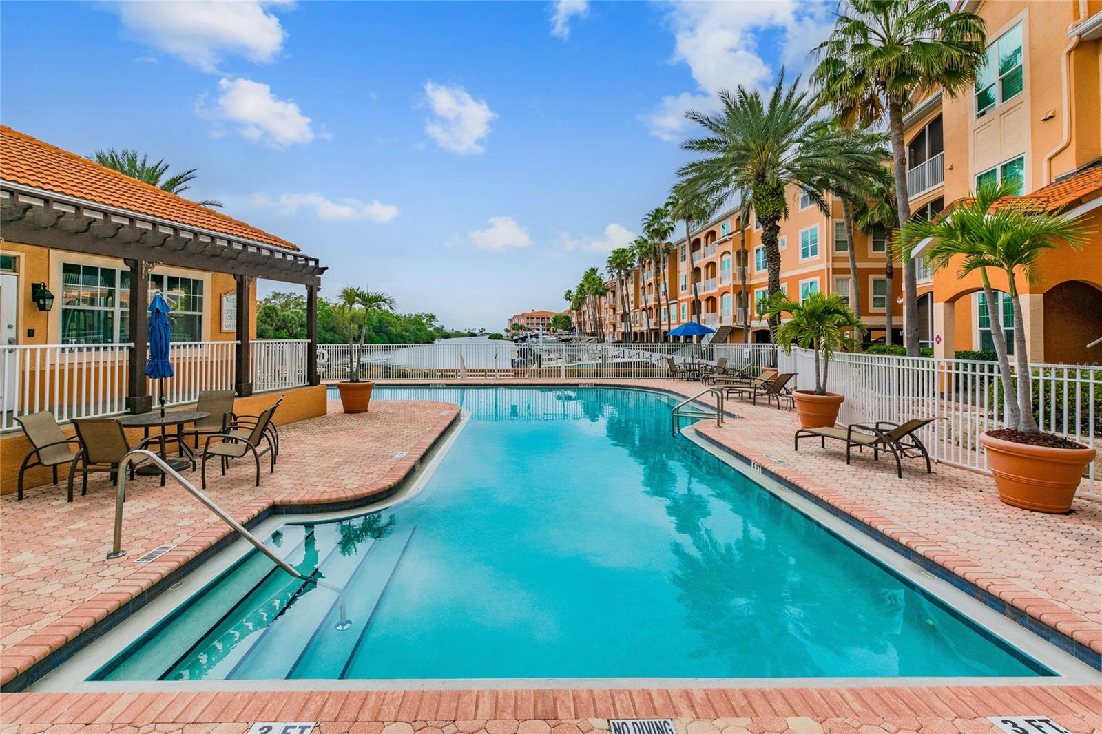 TAMPA, FL