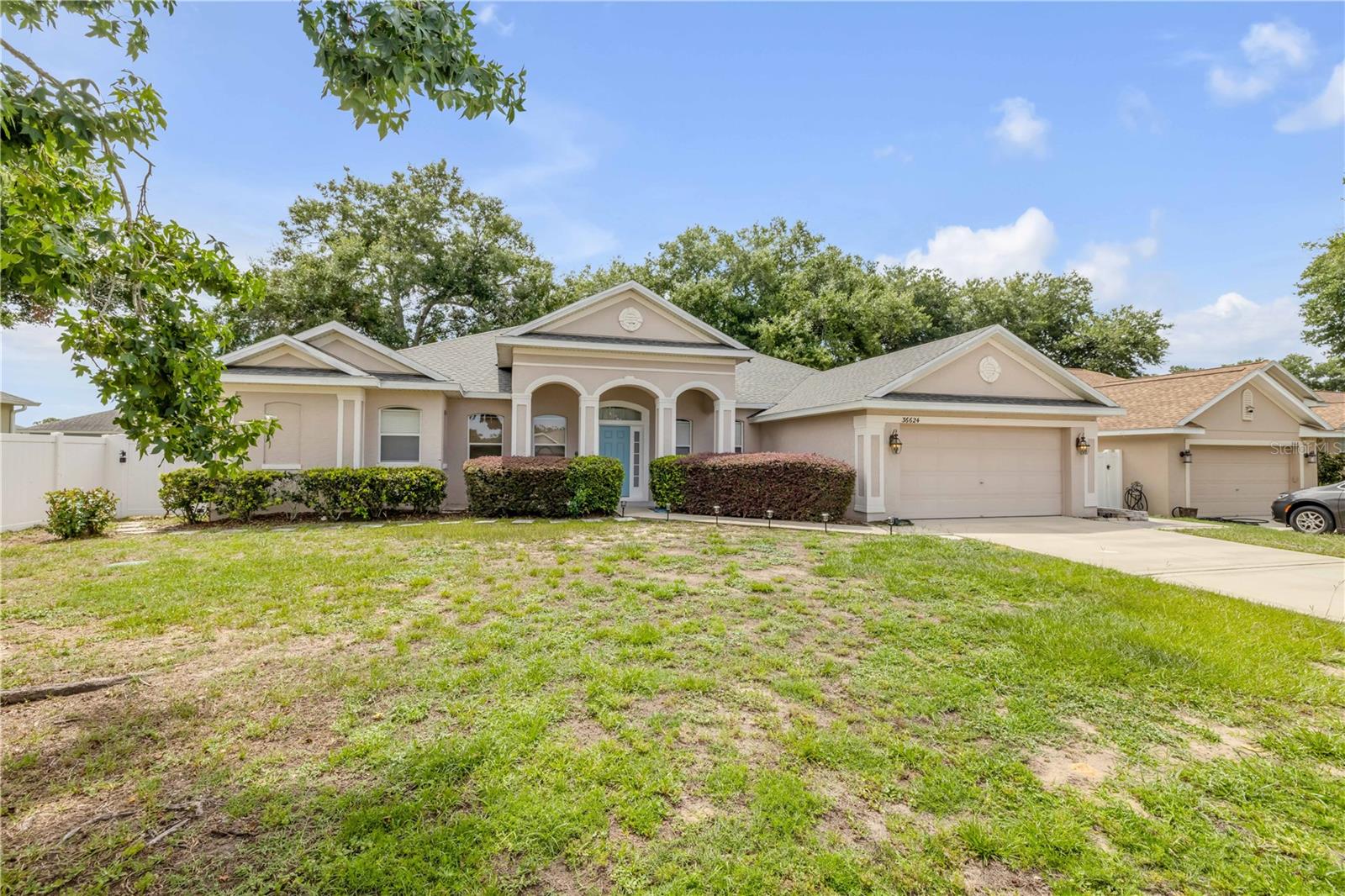 36624 Grand Island Oaks Circle, FL