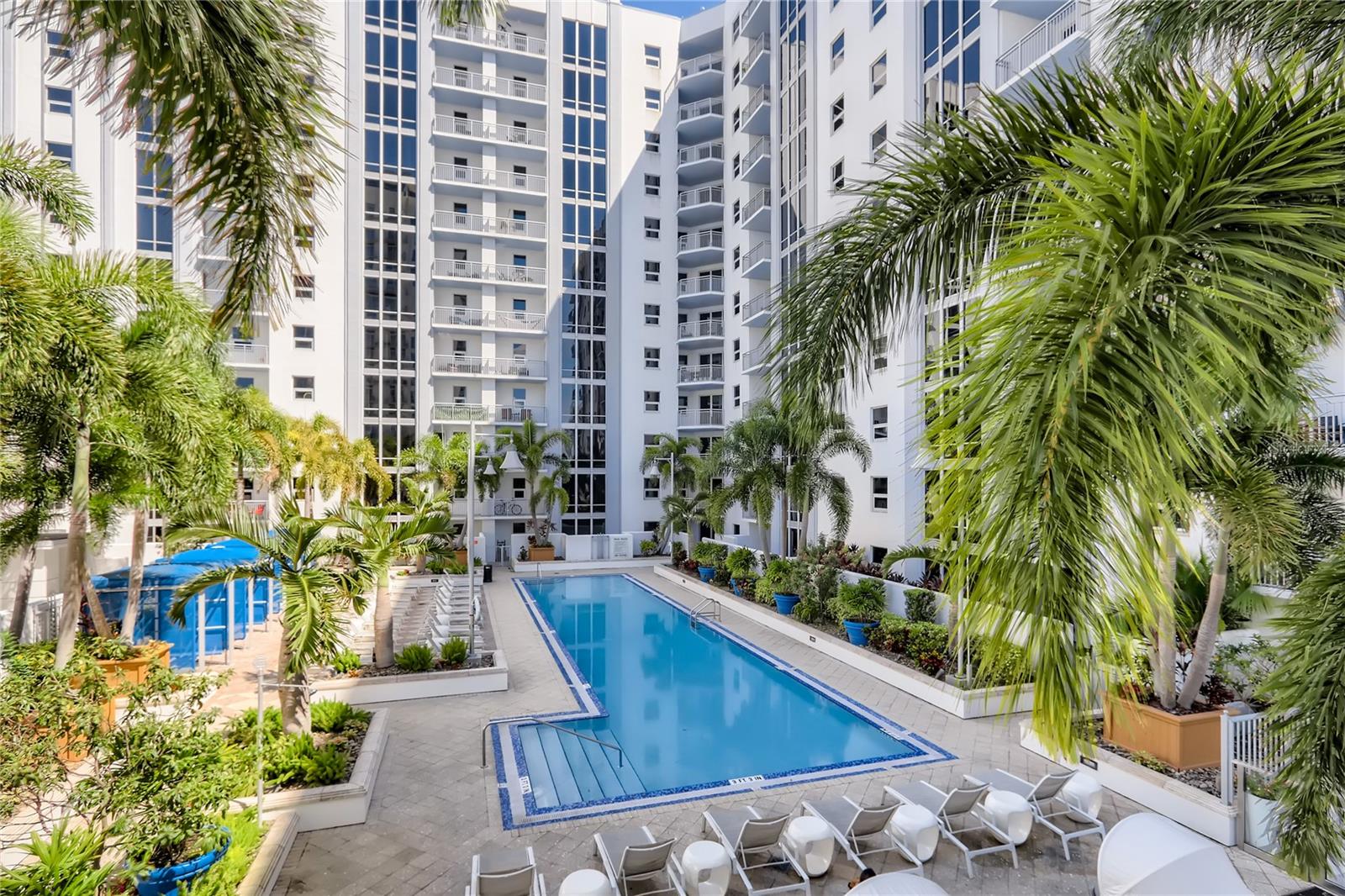 415 Pine Street, FL