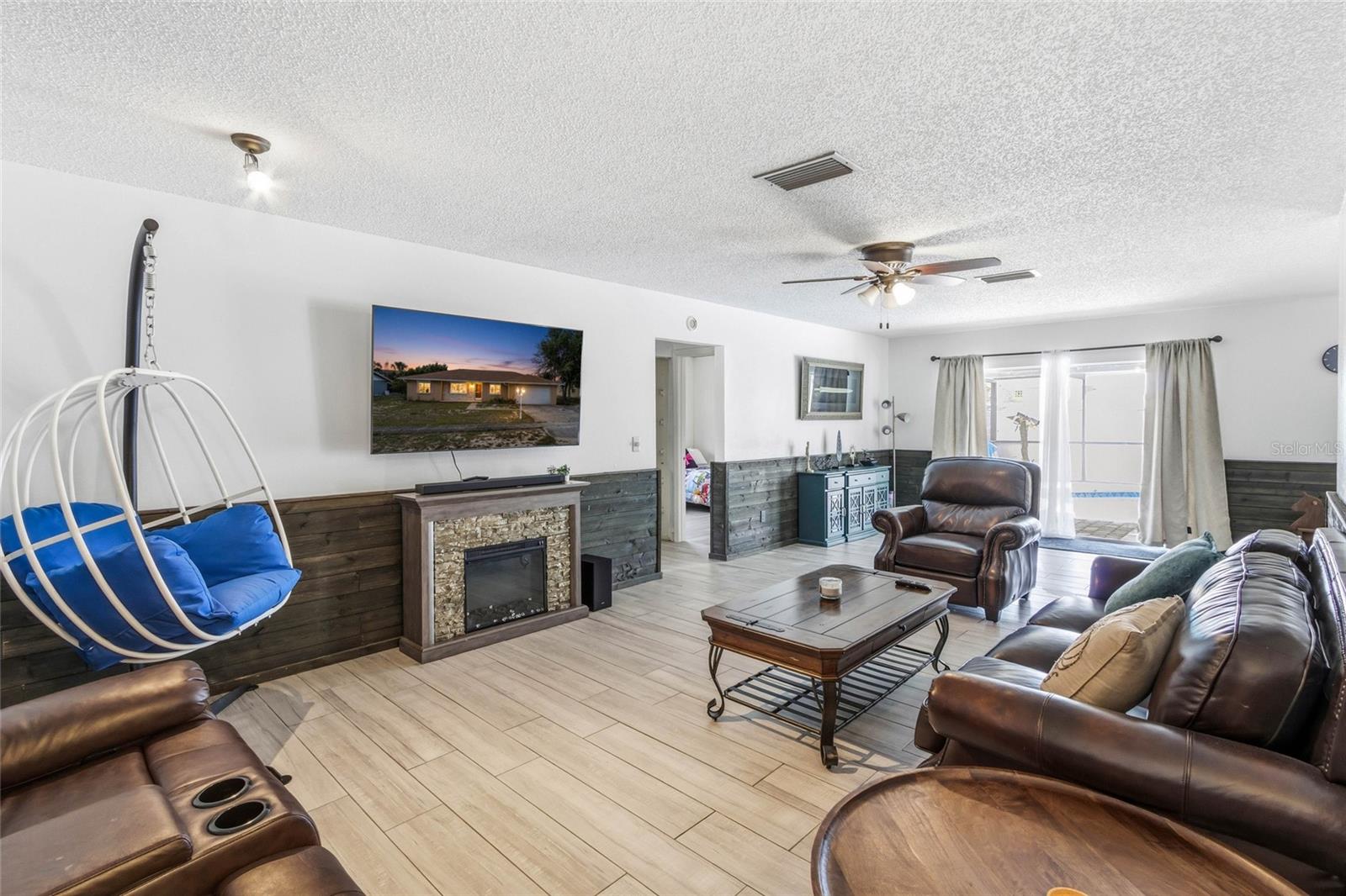 5262 Woodridge Lane, FL