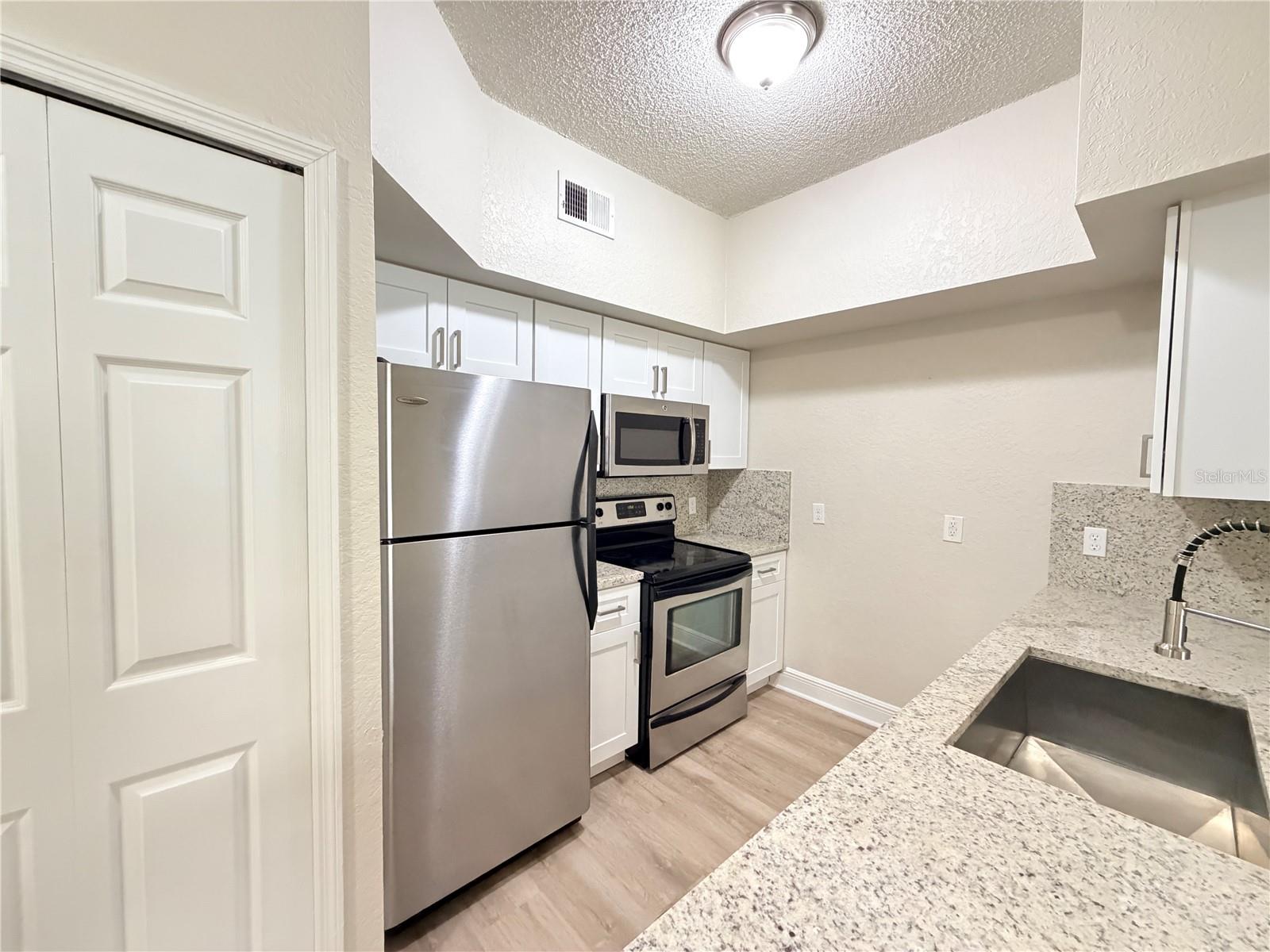 13015 Plantation Park Circle, FL
