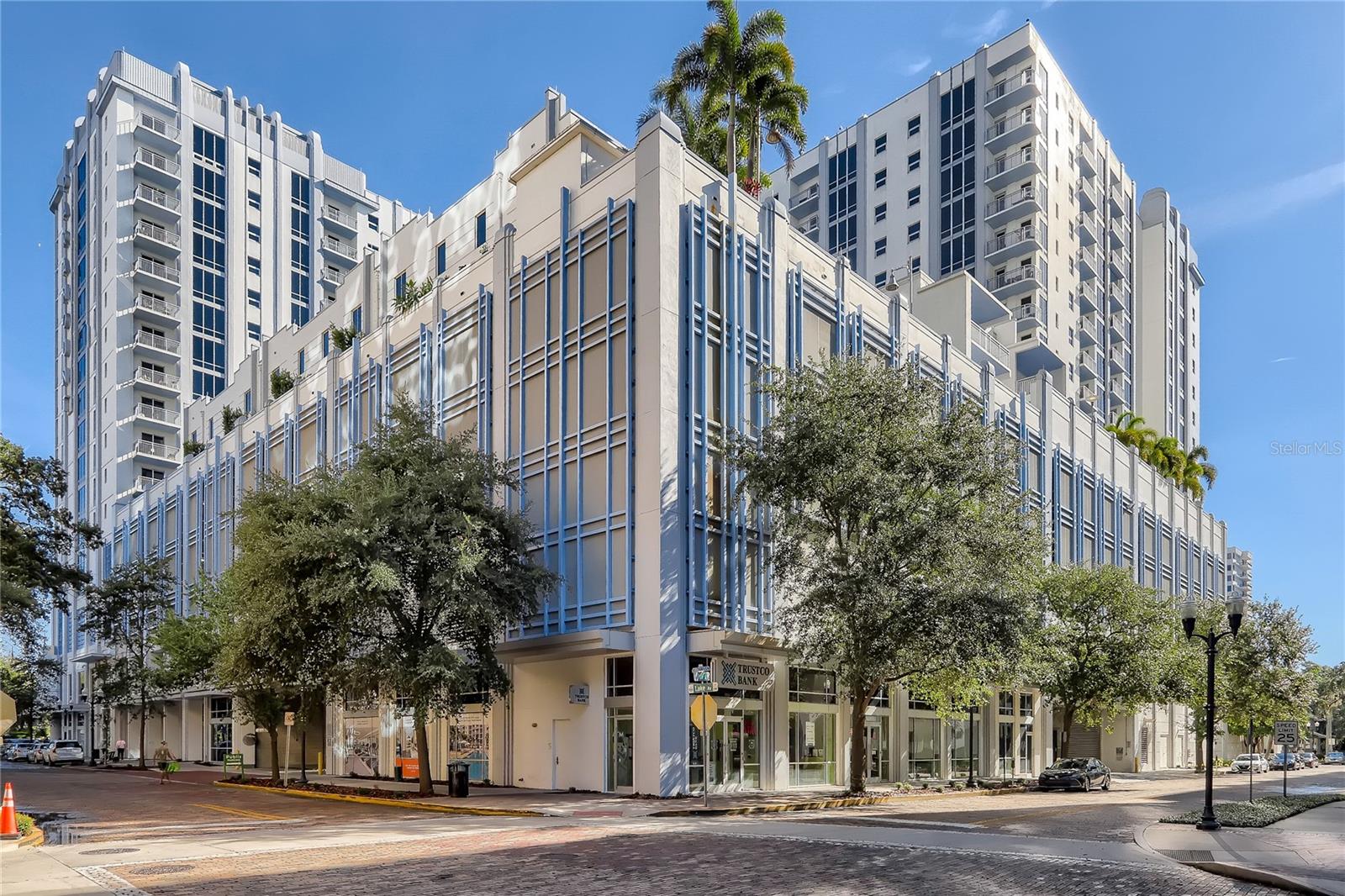 415-2 Pine Street, FL