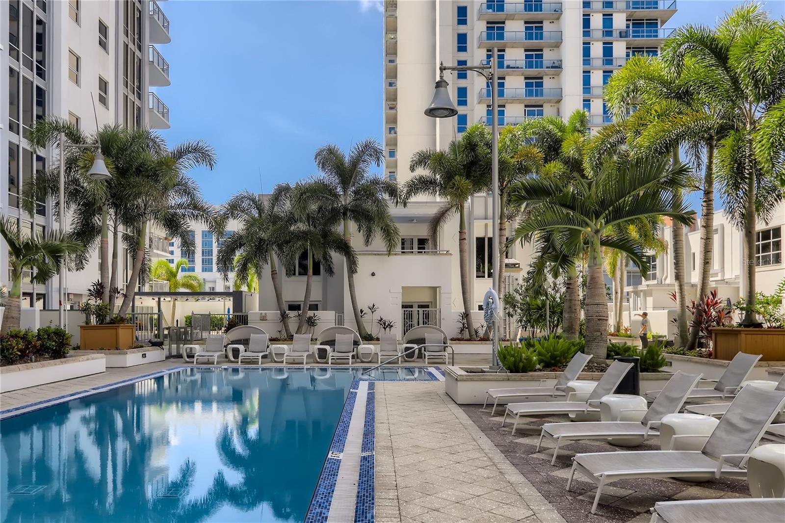 415-2 Pine Street, FL