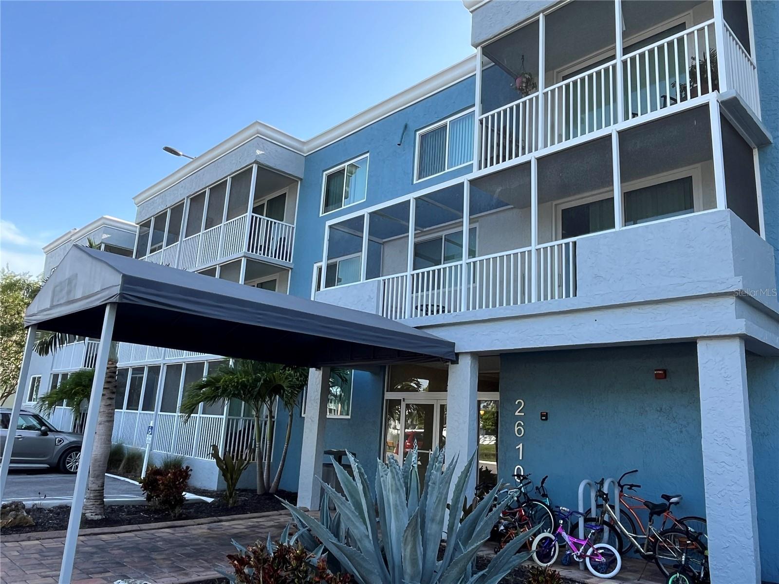 2610 Coconut Bay Ln Lane, FL