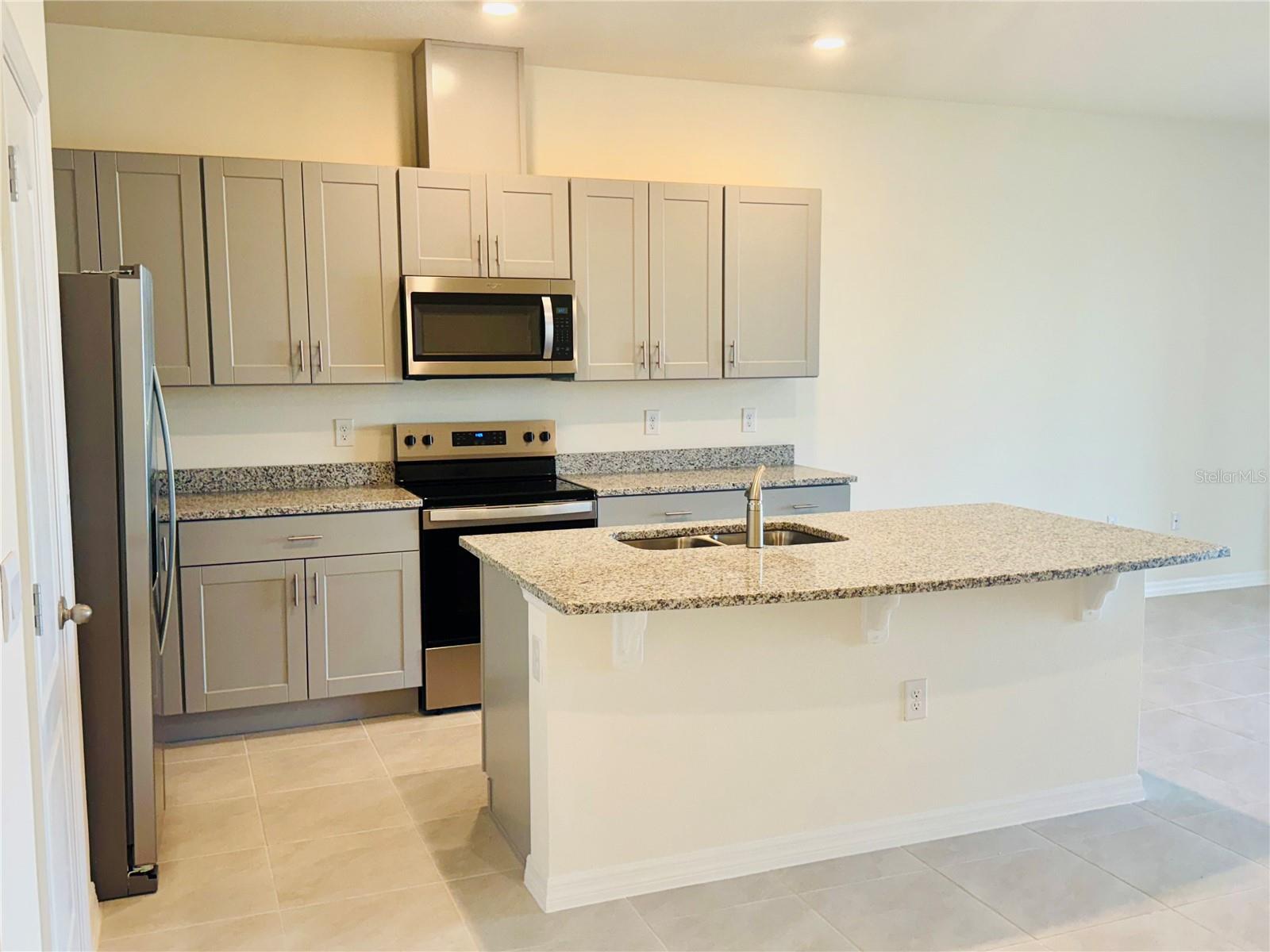 1492 Isleta Loop, FL