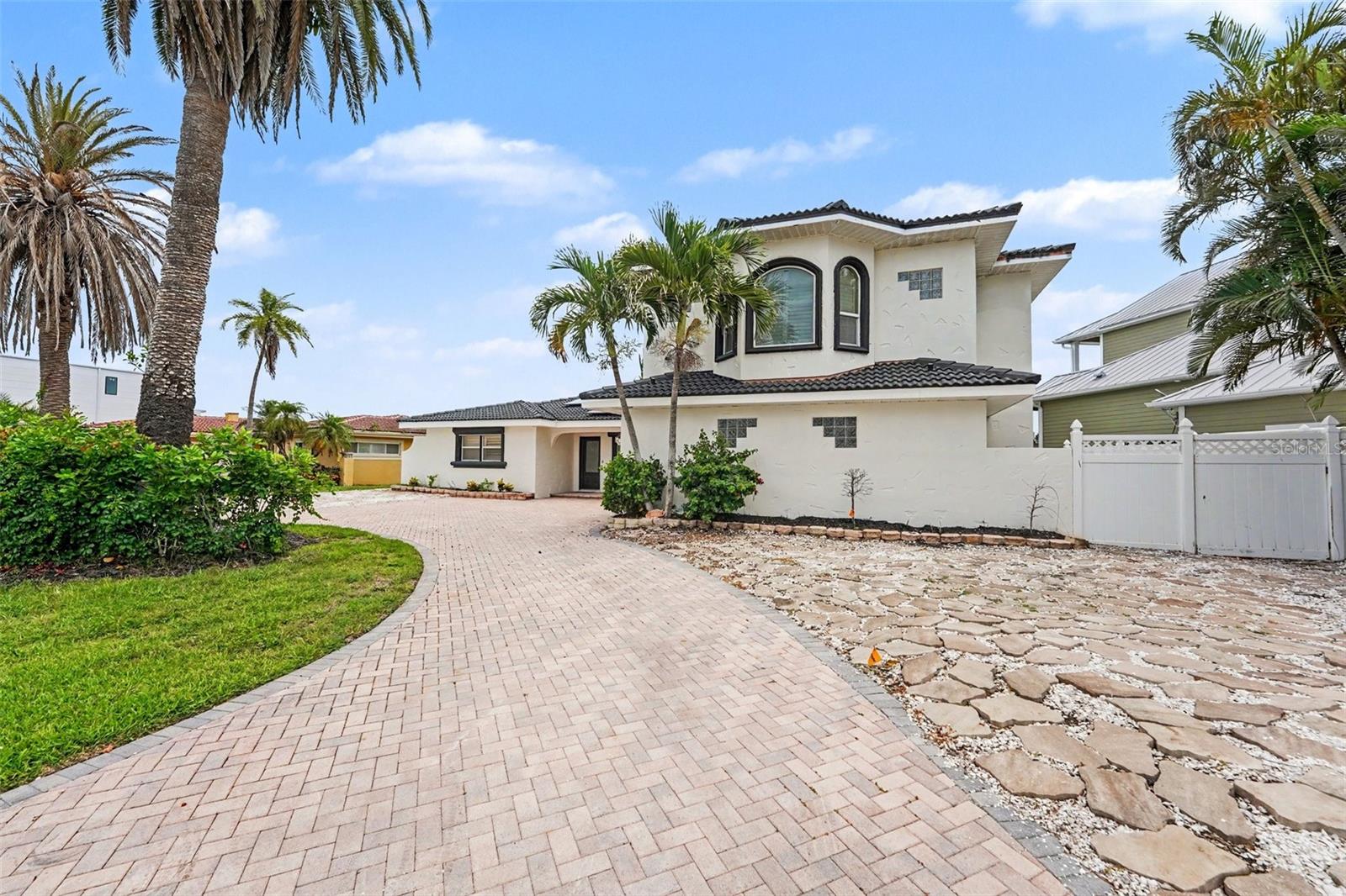 17323 Kennedy Drive, FL