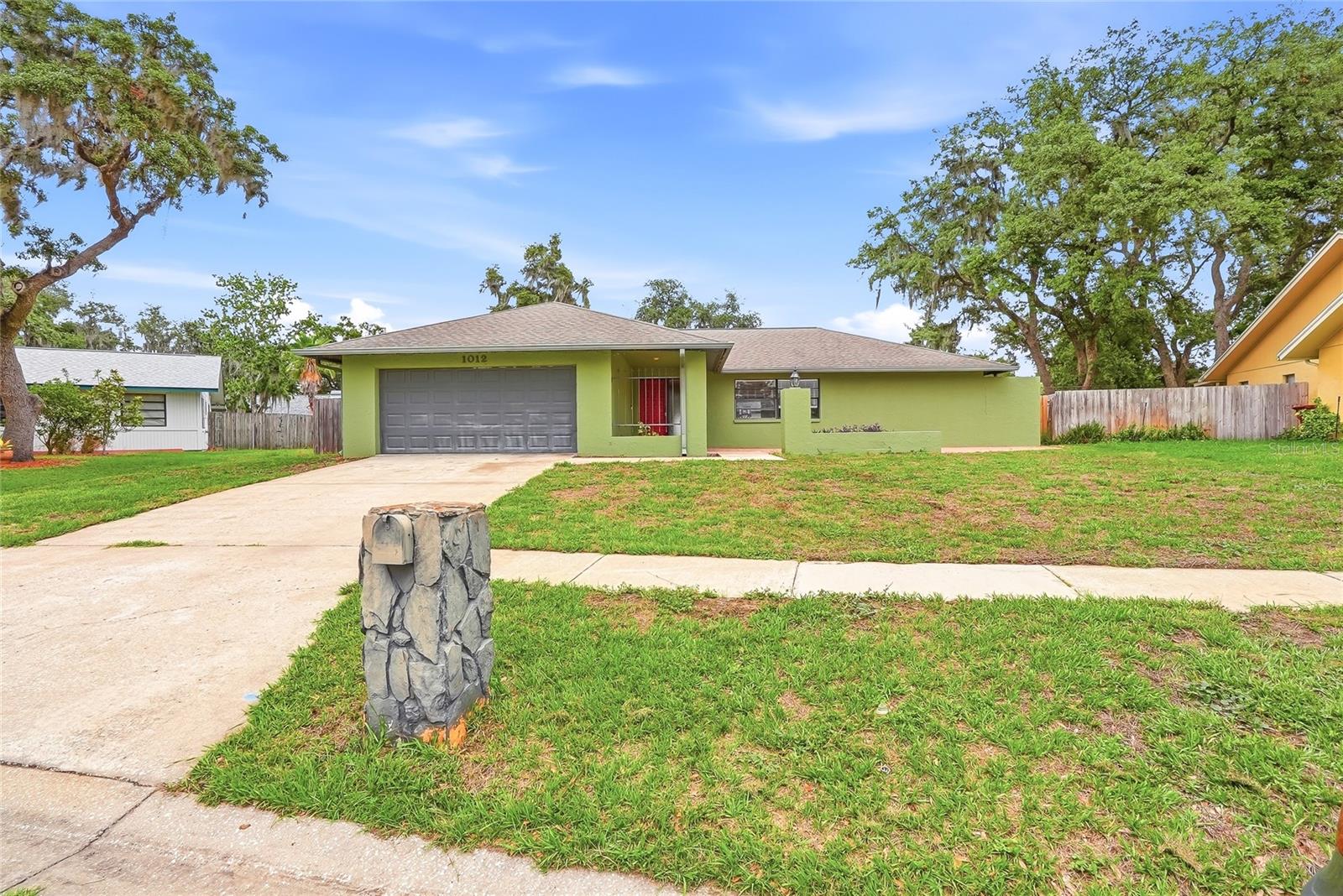 1012 Redbud Circle, FL