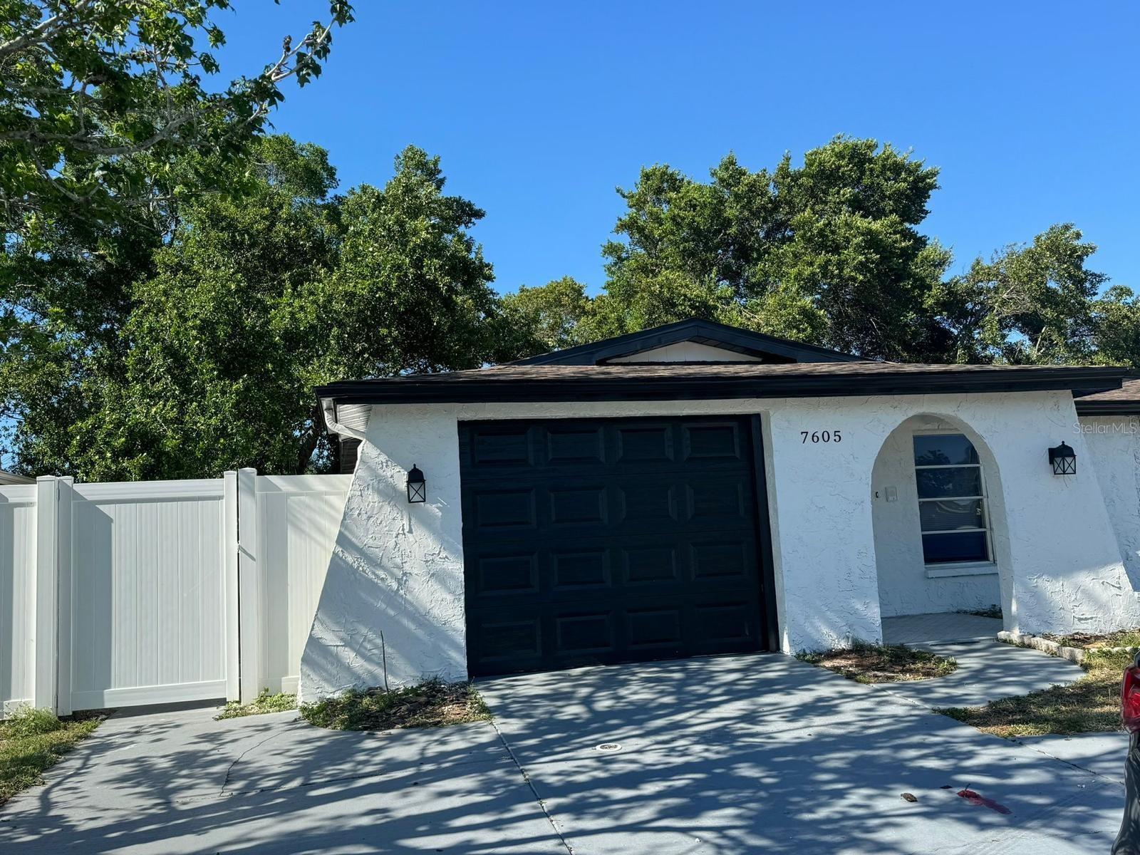 7605 Embassy Boulevard, FL