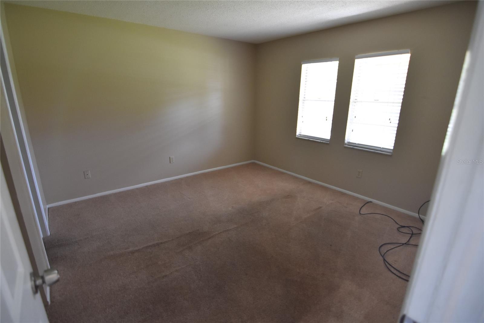423 Longwood Circle, FL