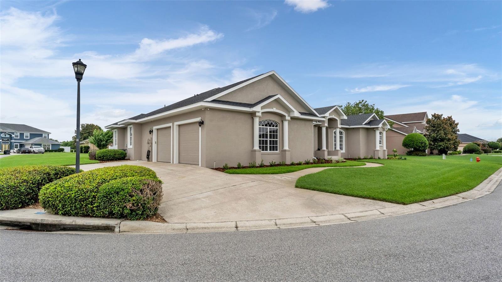 472 Archaic Drive, FL