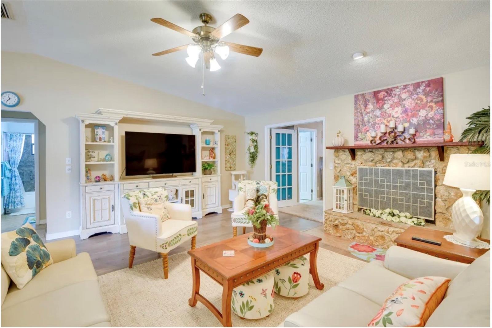 2737 Fern Palm Drive, FL