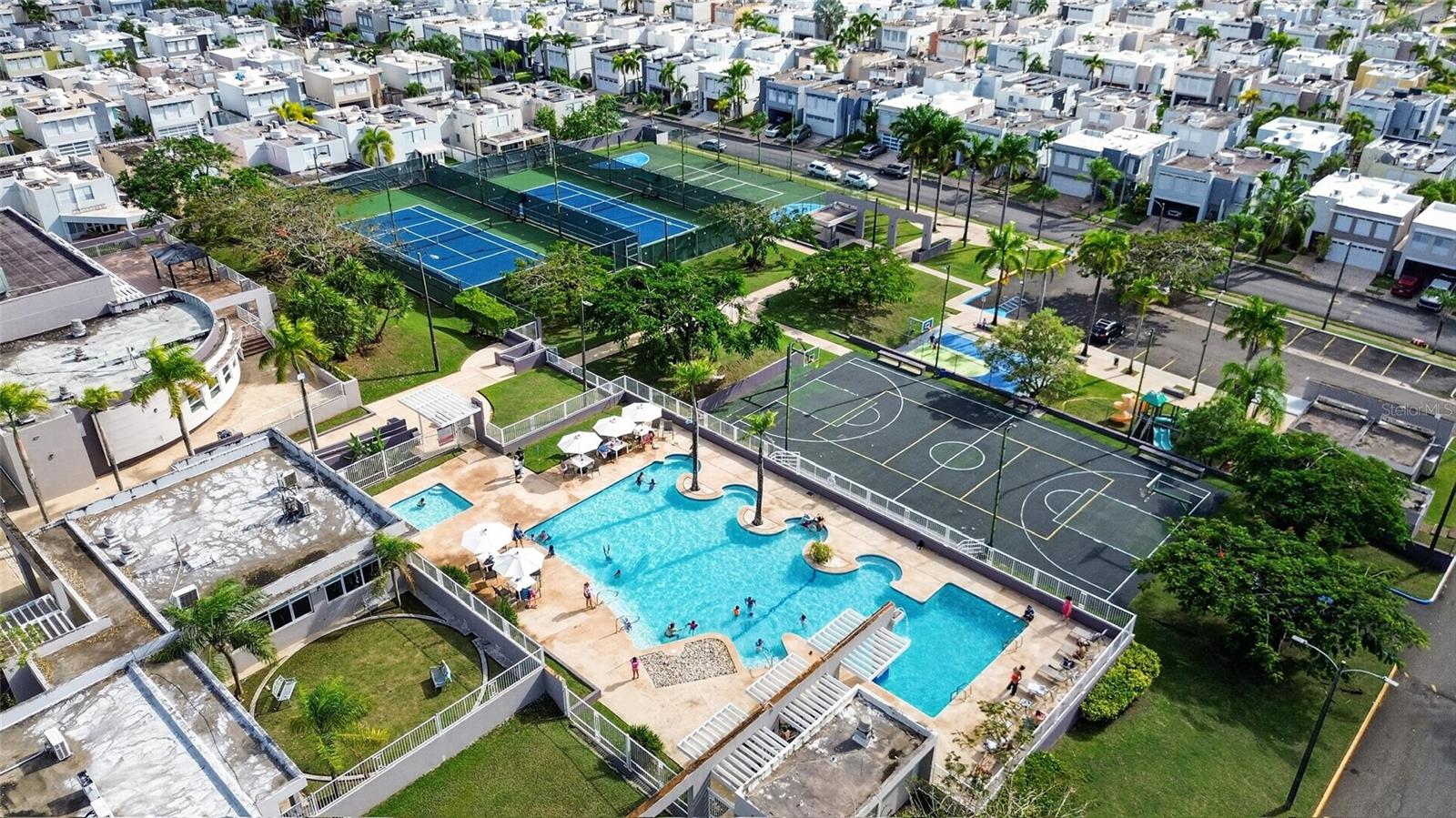 M5 River Gardens, Principal, PR