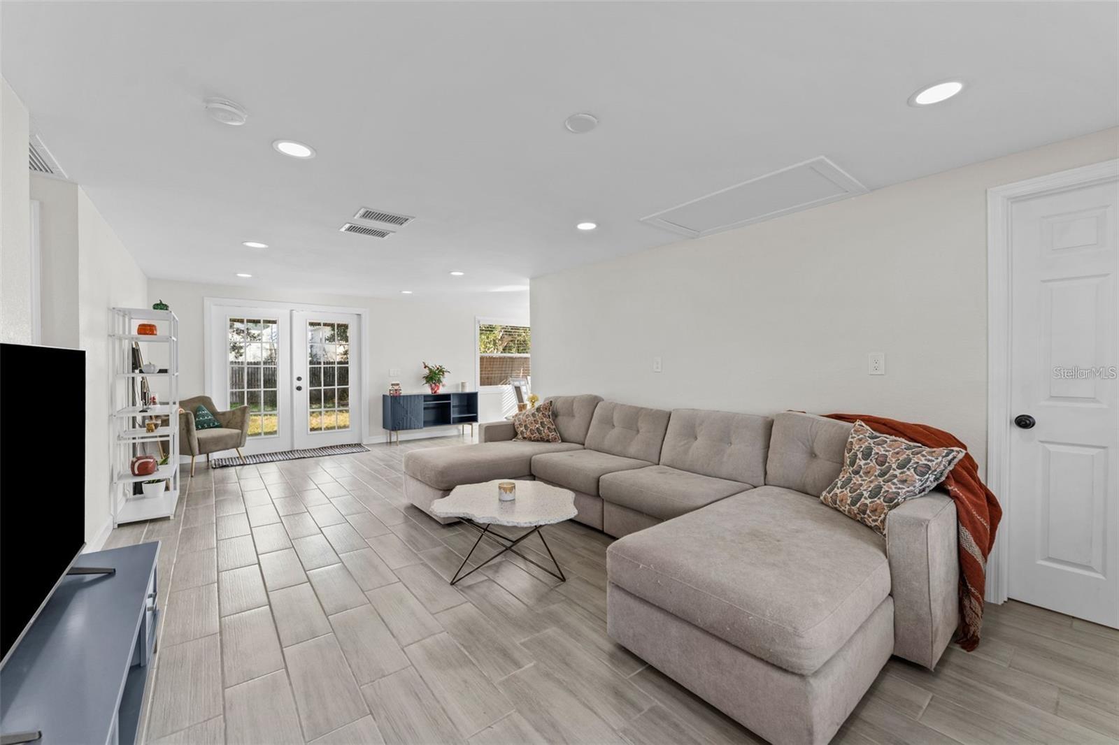 5501 Denver Street, FL