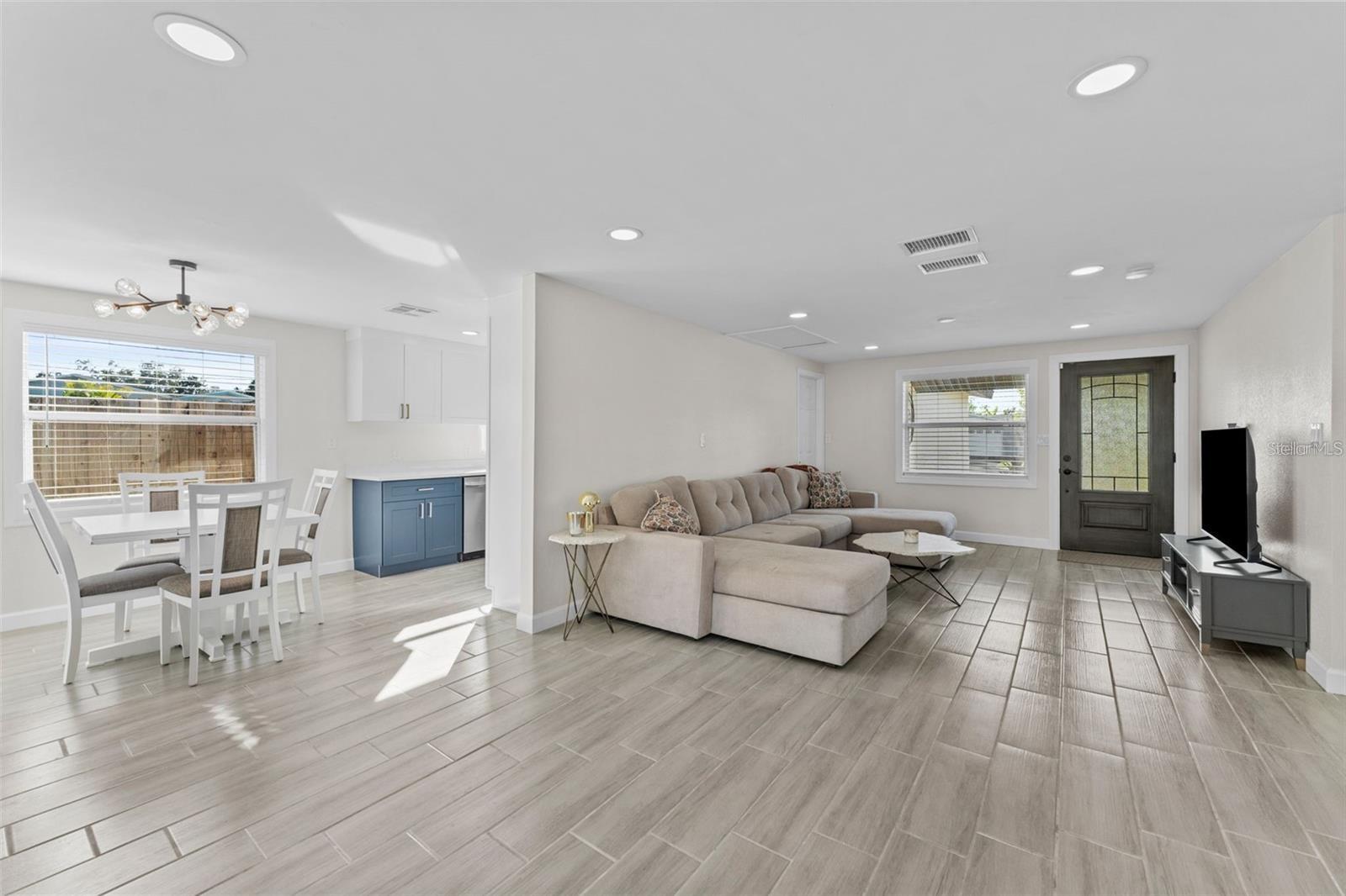 5501 Denver Street, FL