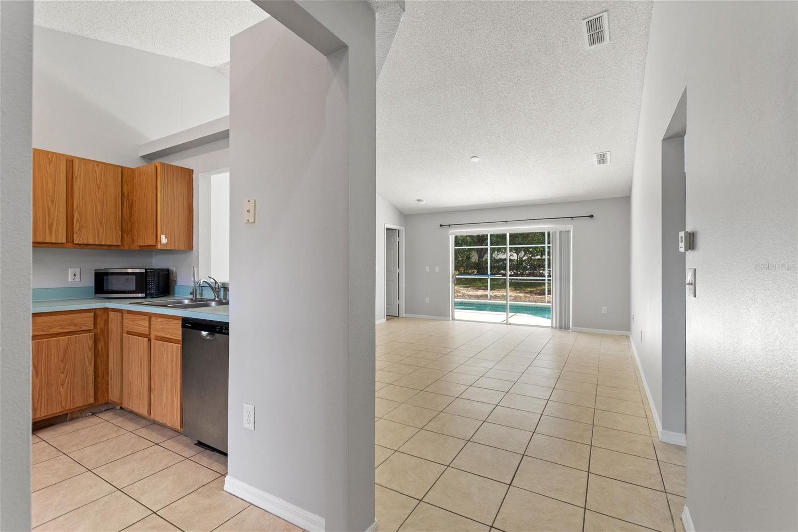 128 Burgoyne Loop, FL