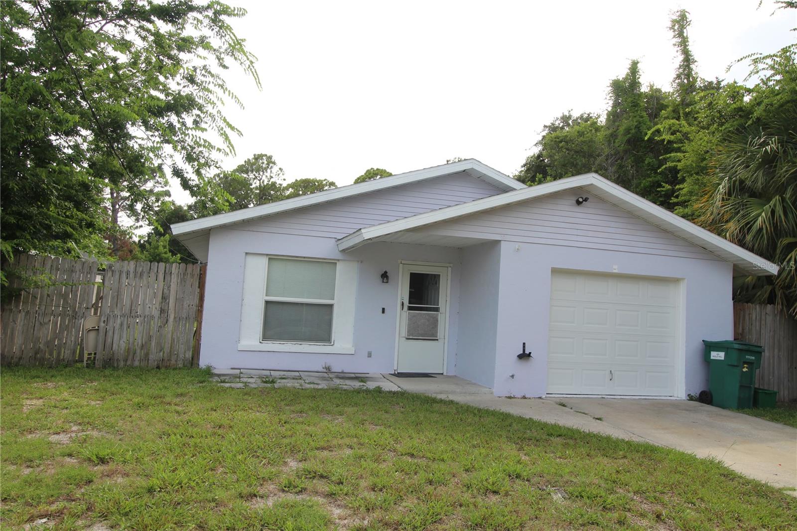 812 Oleander Avenue, FL