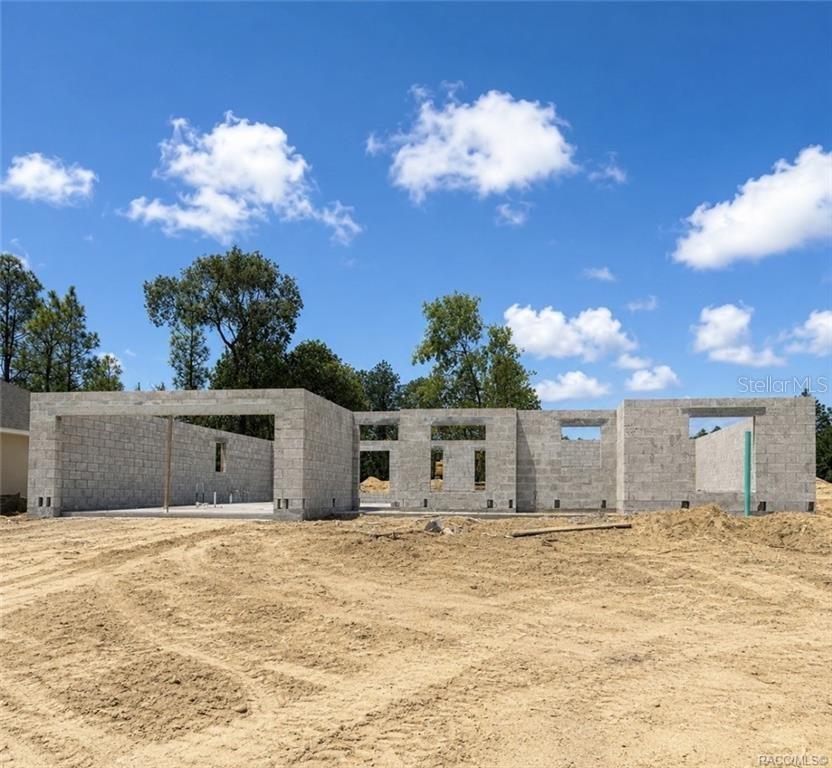 699 Hallam, FL