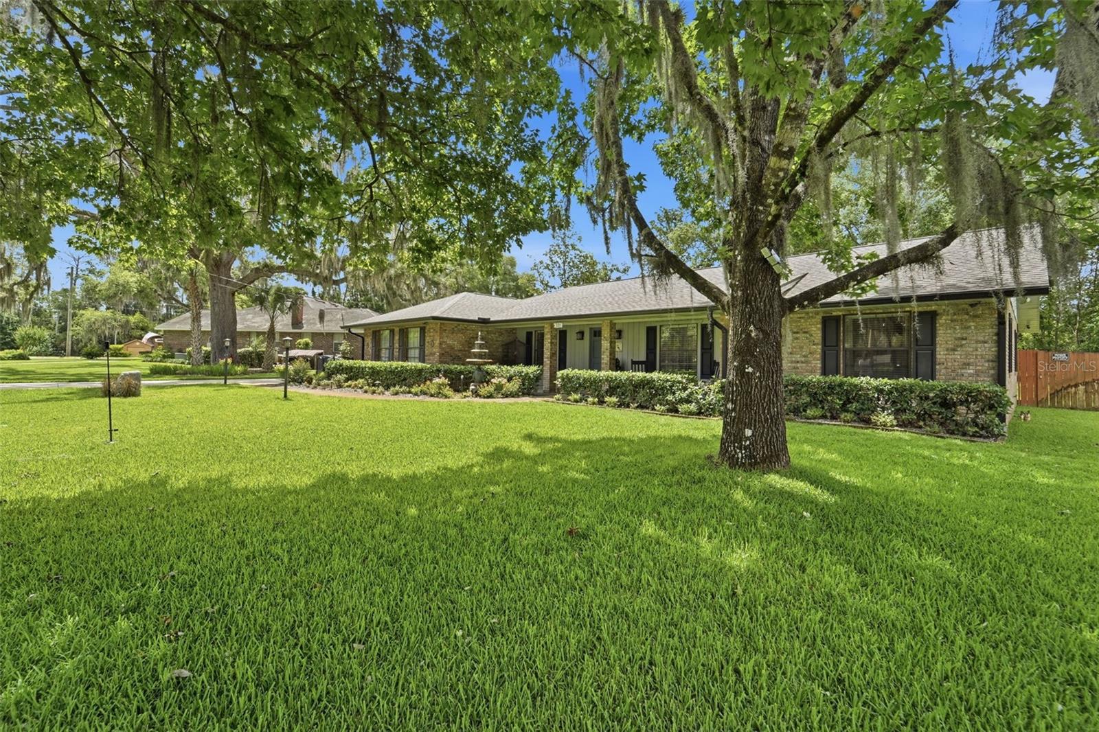 386 Lake Charles Road, FL