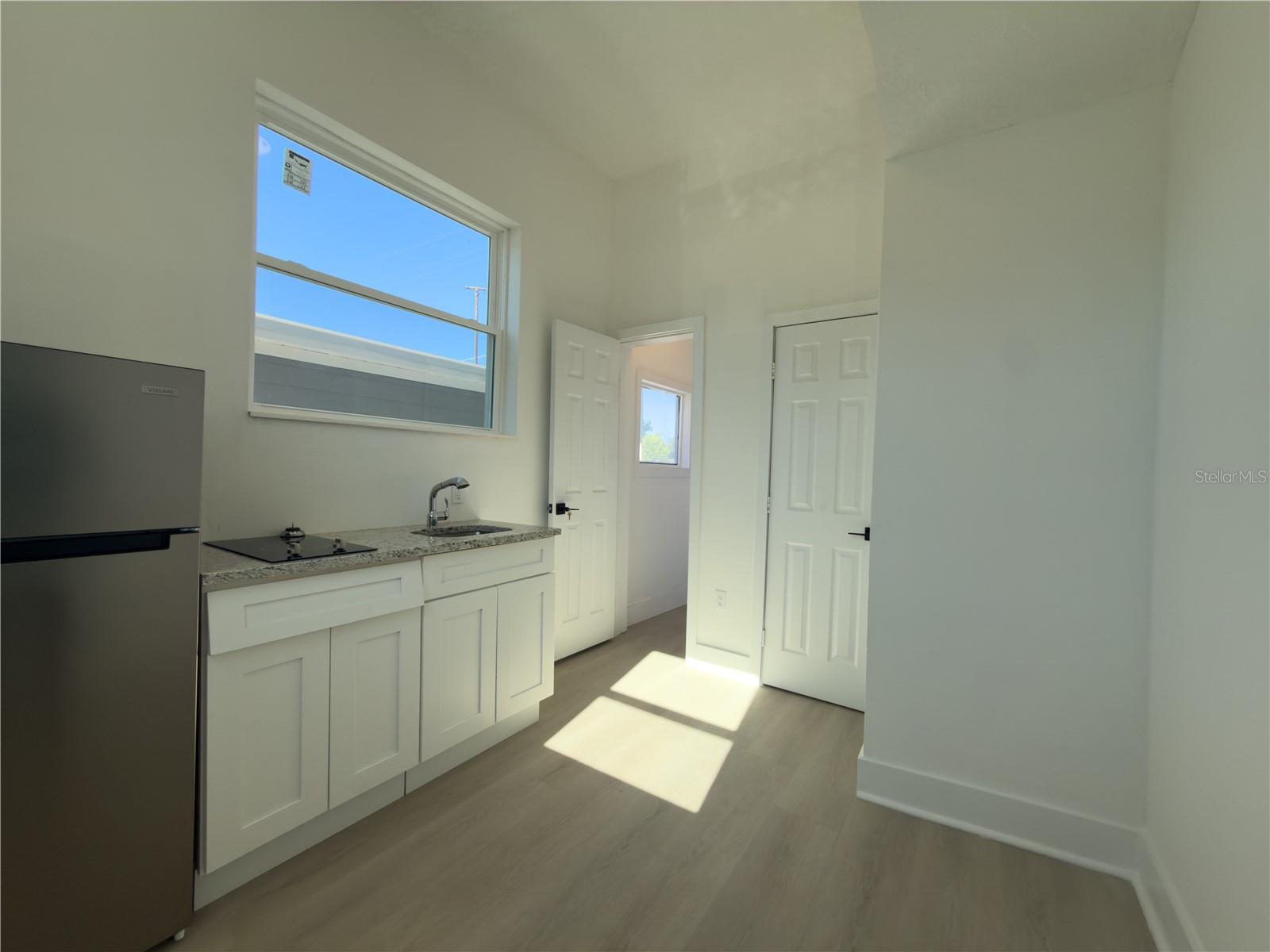 401 Columbus Drive, FL