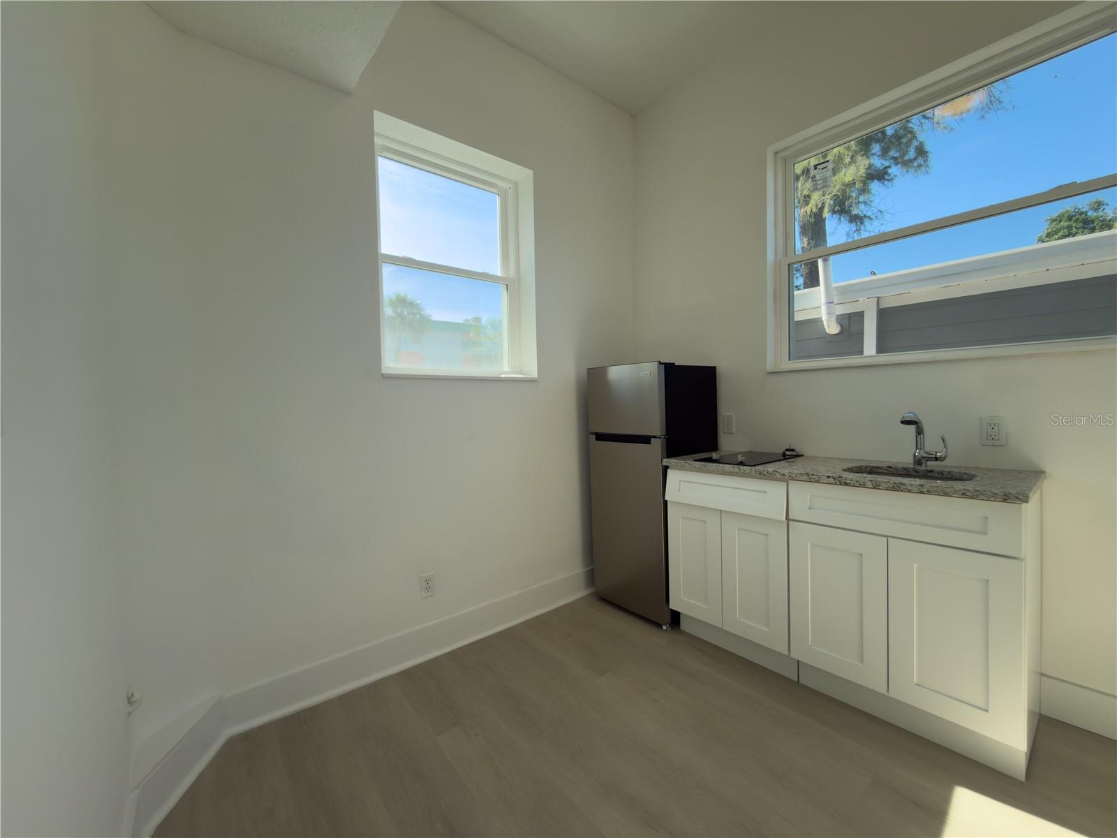 401 Columbus Drive, FL